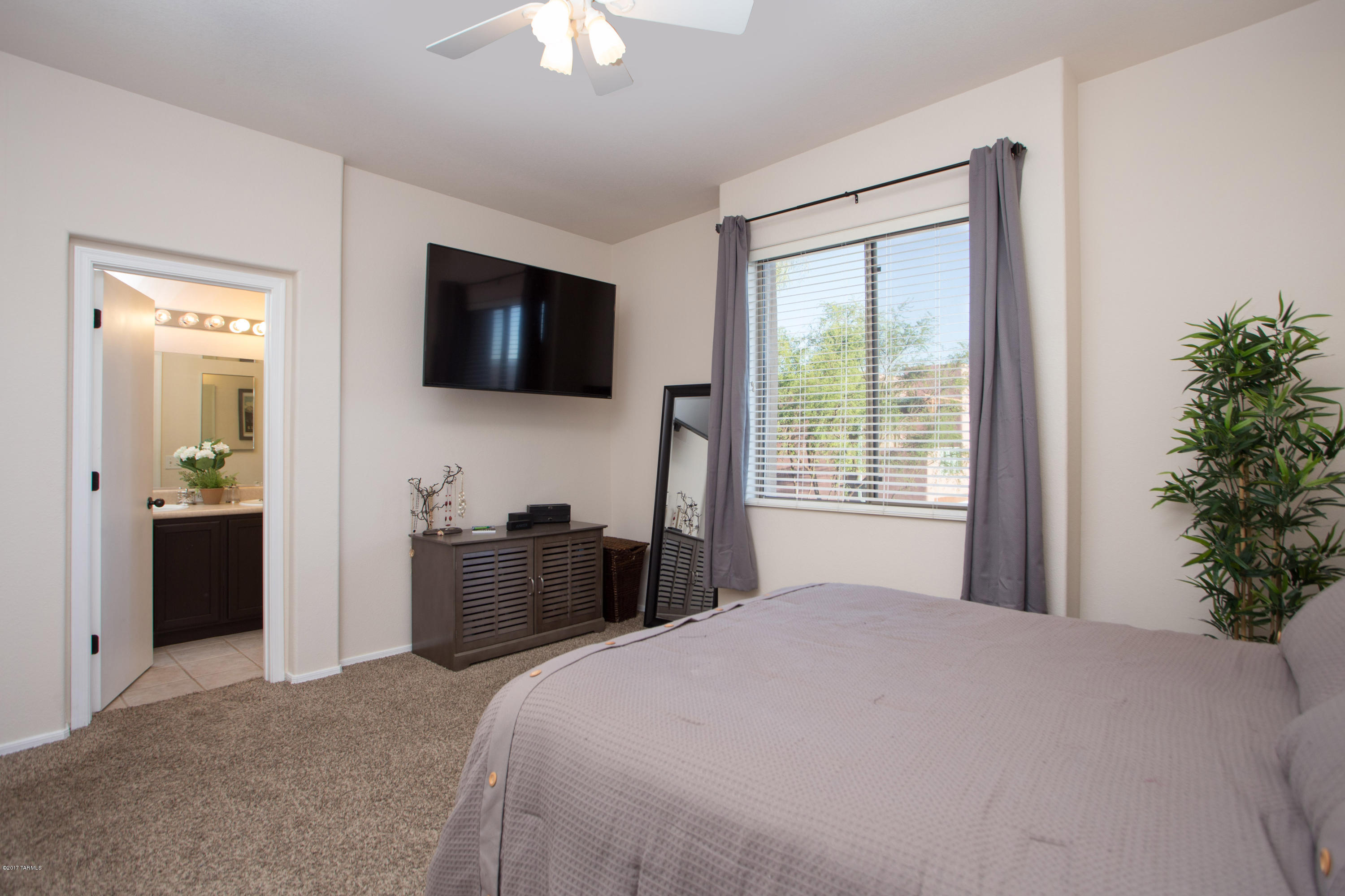 5141 E Calle Vista De Colores