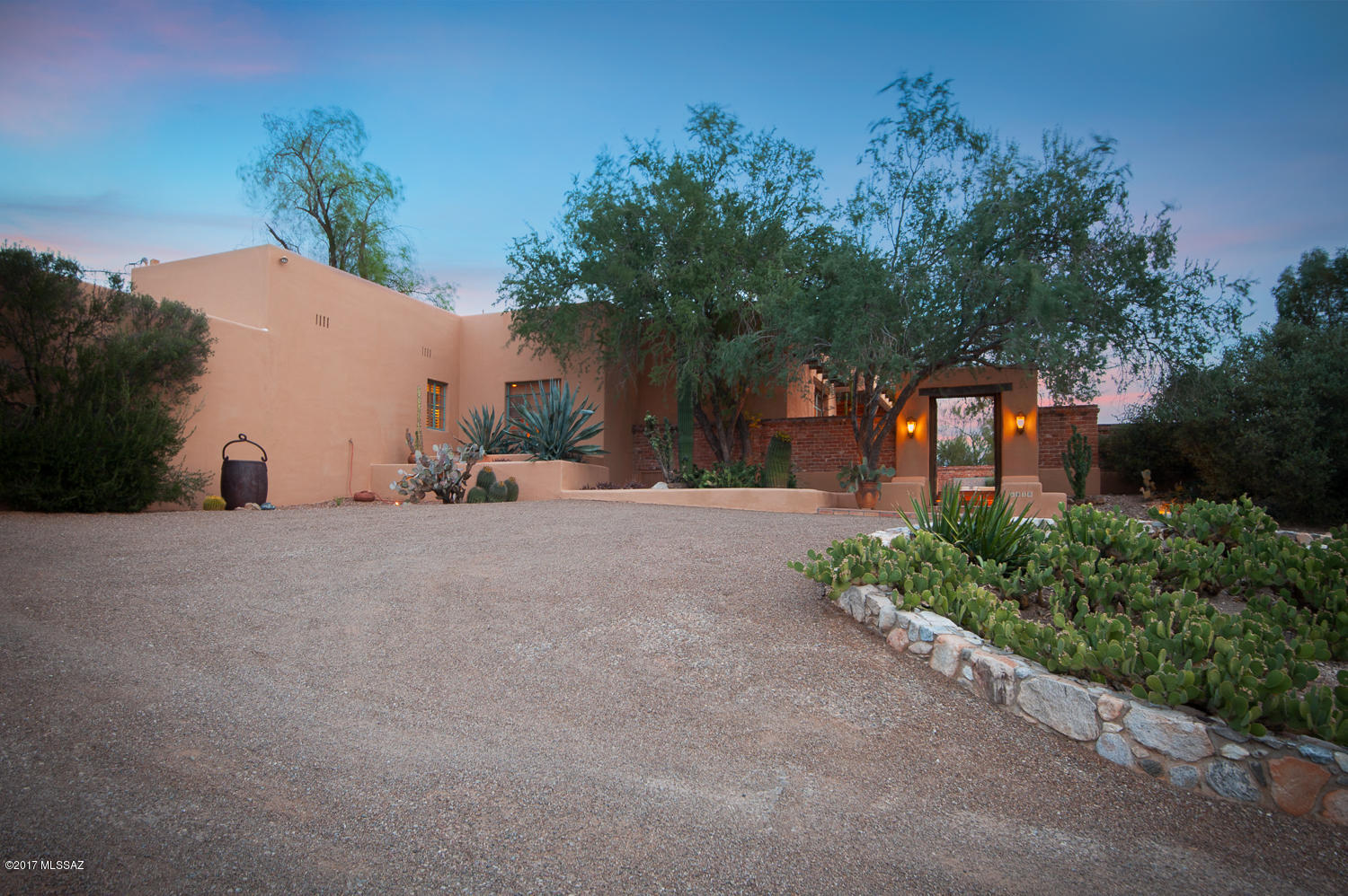 5030 N La Lomita
