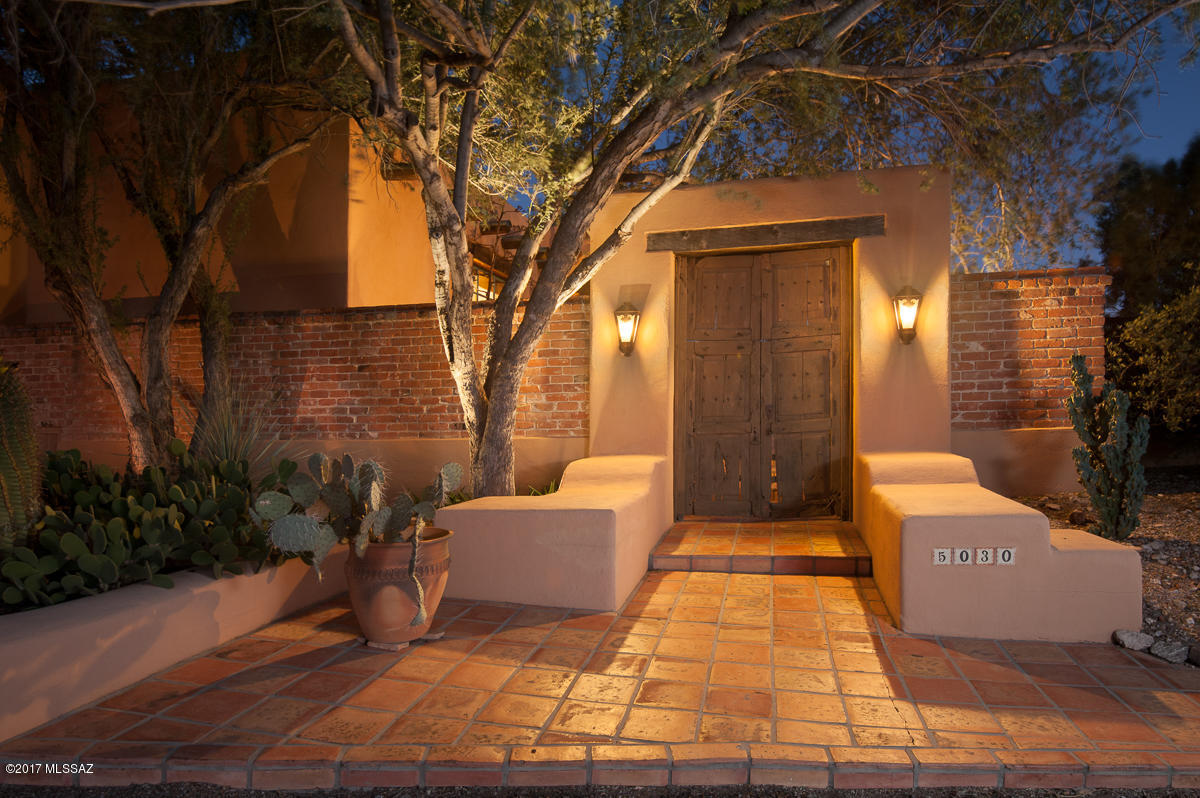 5030 N La Lomita