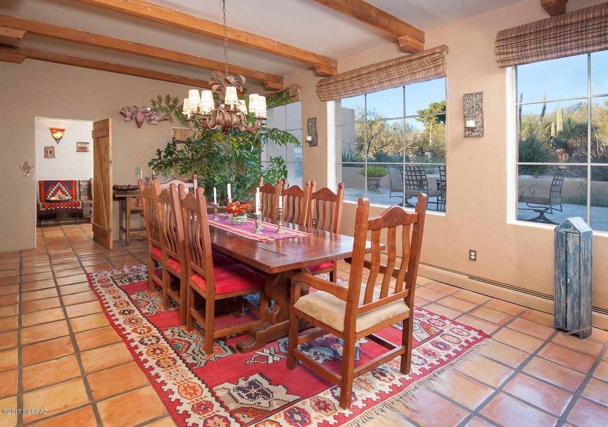 5030 N La Lomita