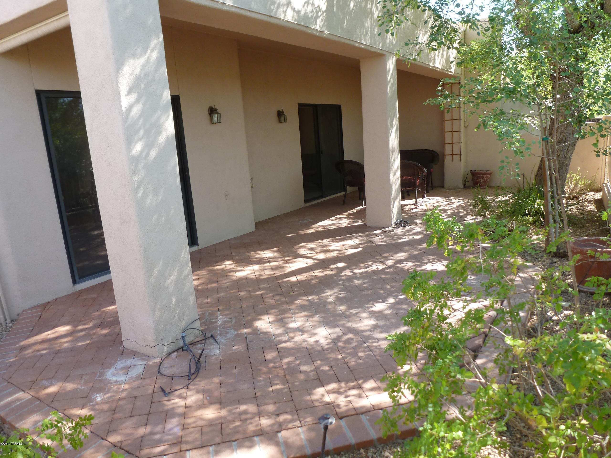 6052 N Tocito Place