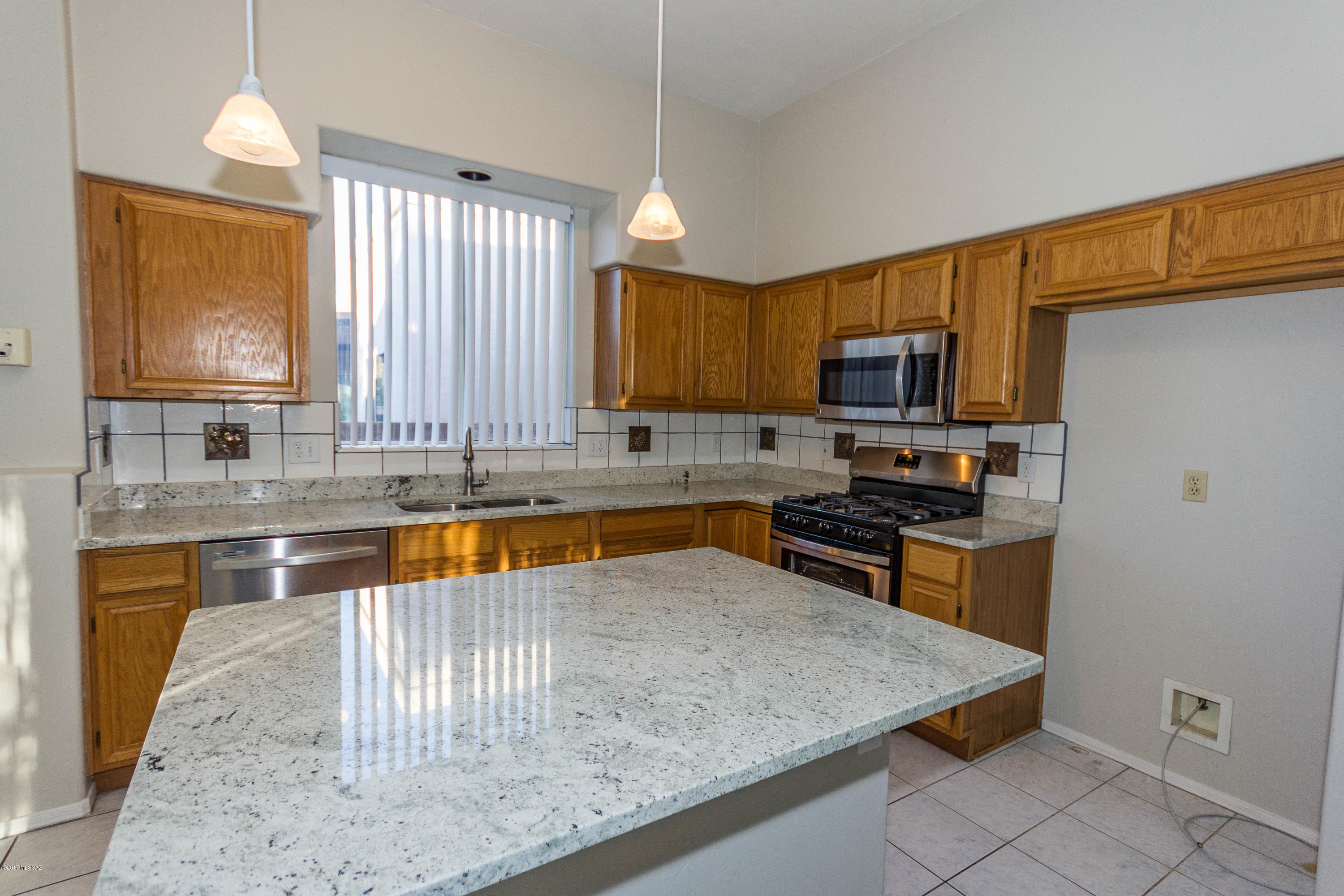 6536 N Shadow Bluff Drive