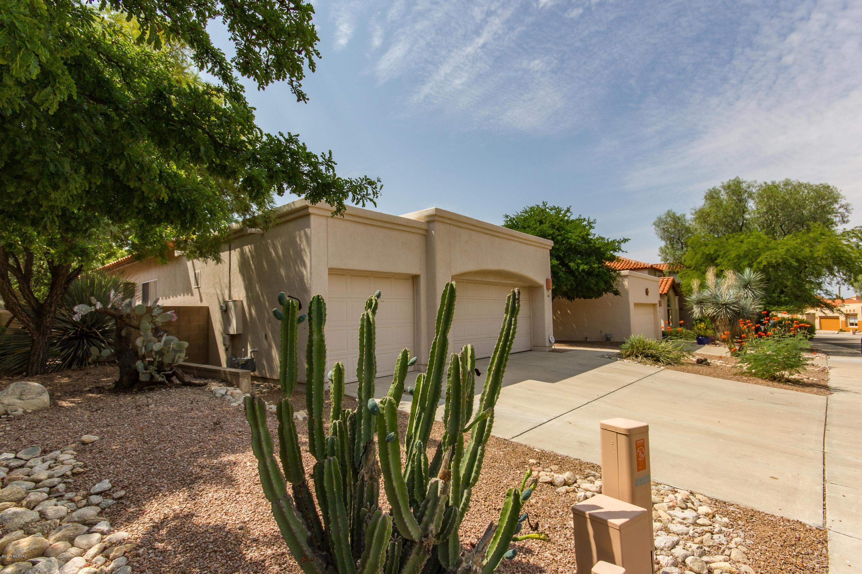 6536 N Shadow Bluff Drive