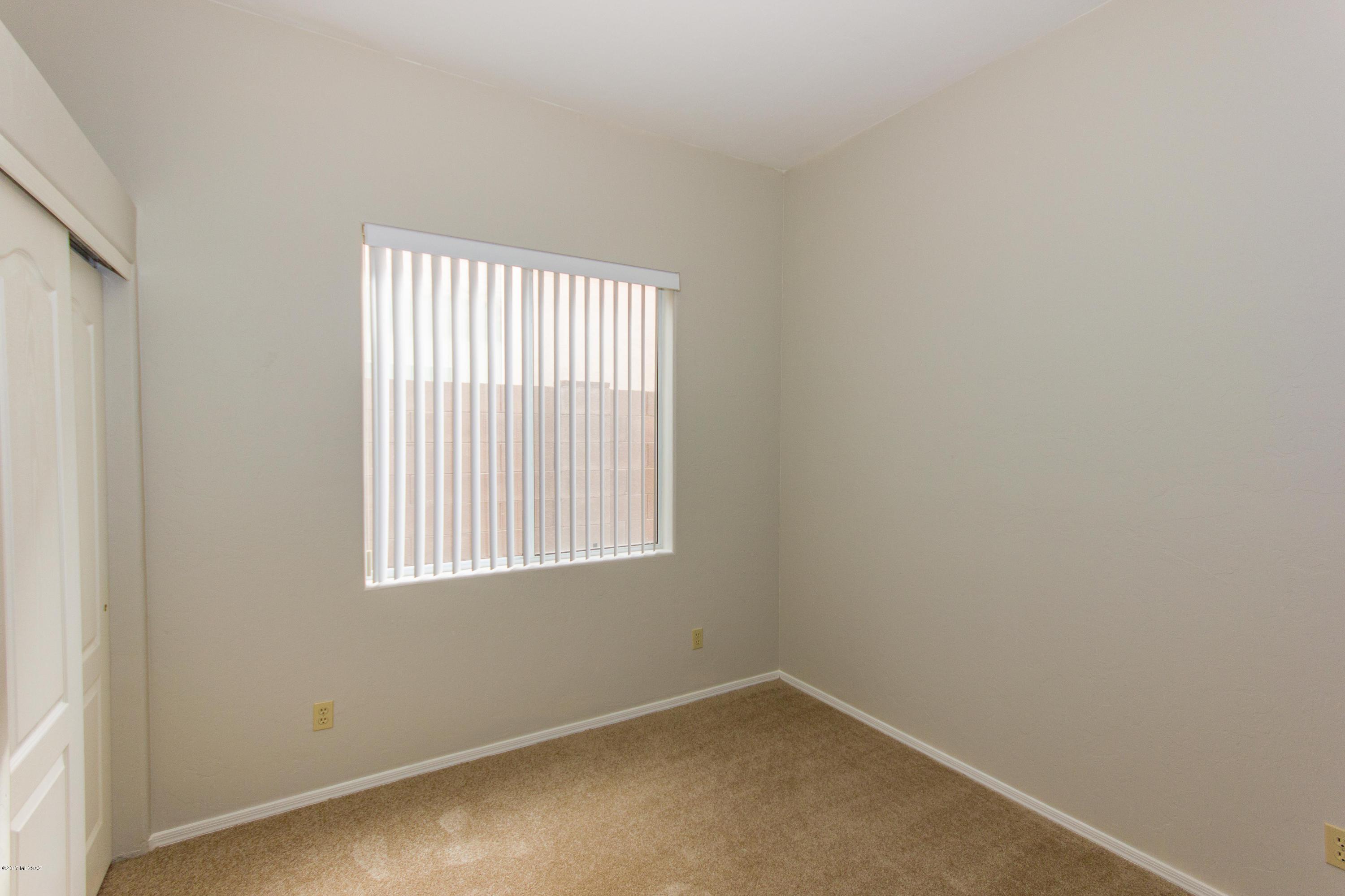 6536 N Shadow Bluff Drive