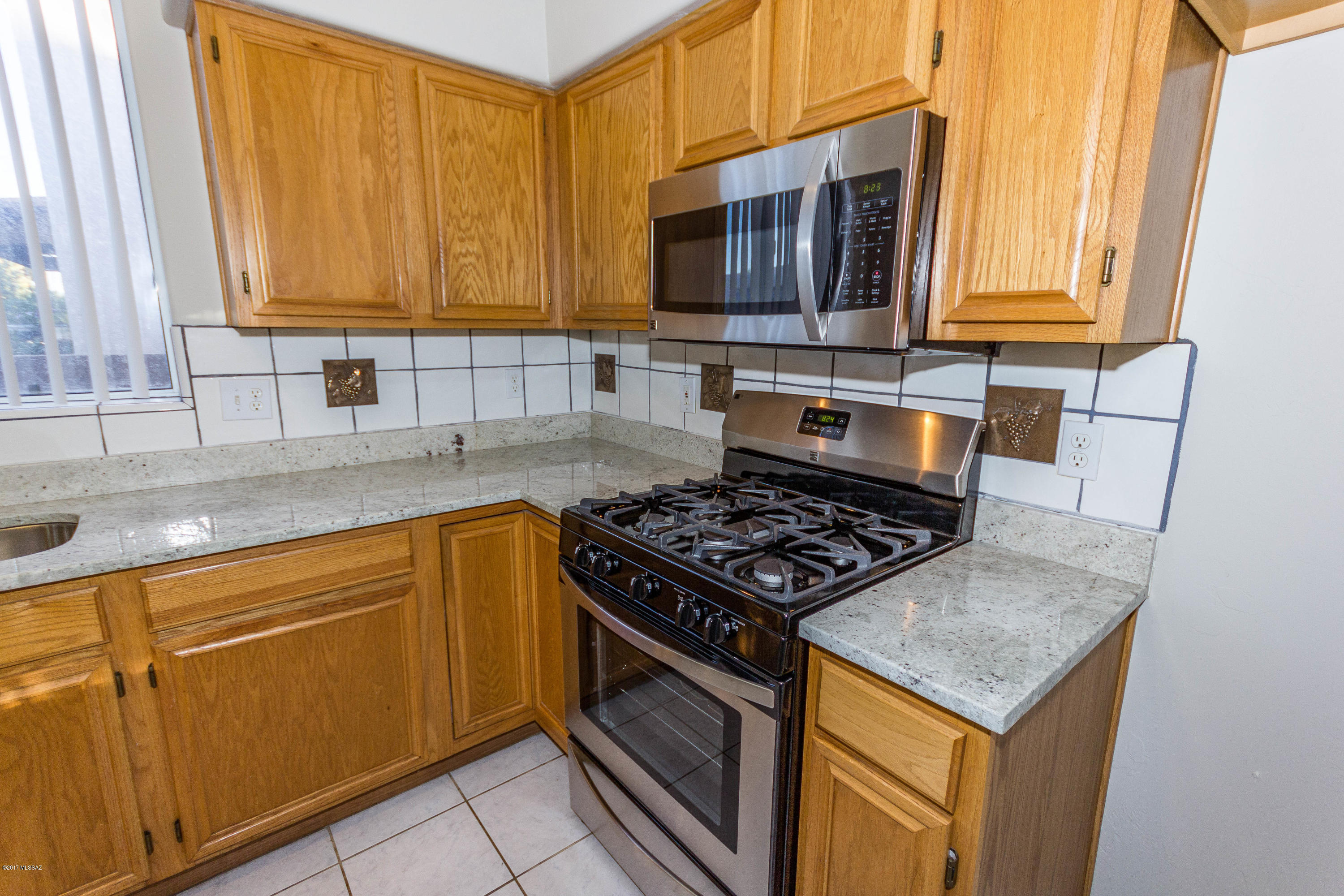 6536 N Shadow Bluff Drive