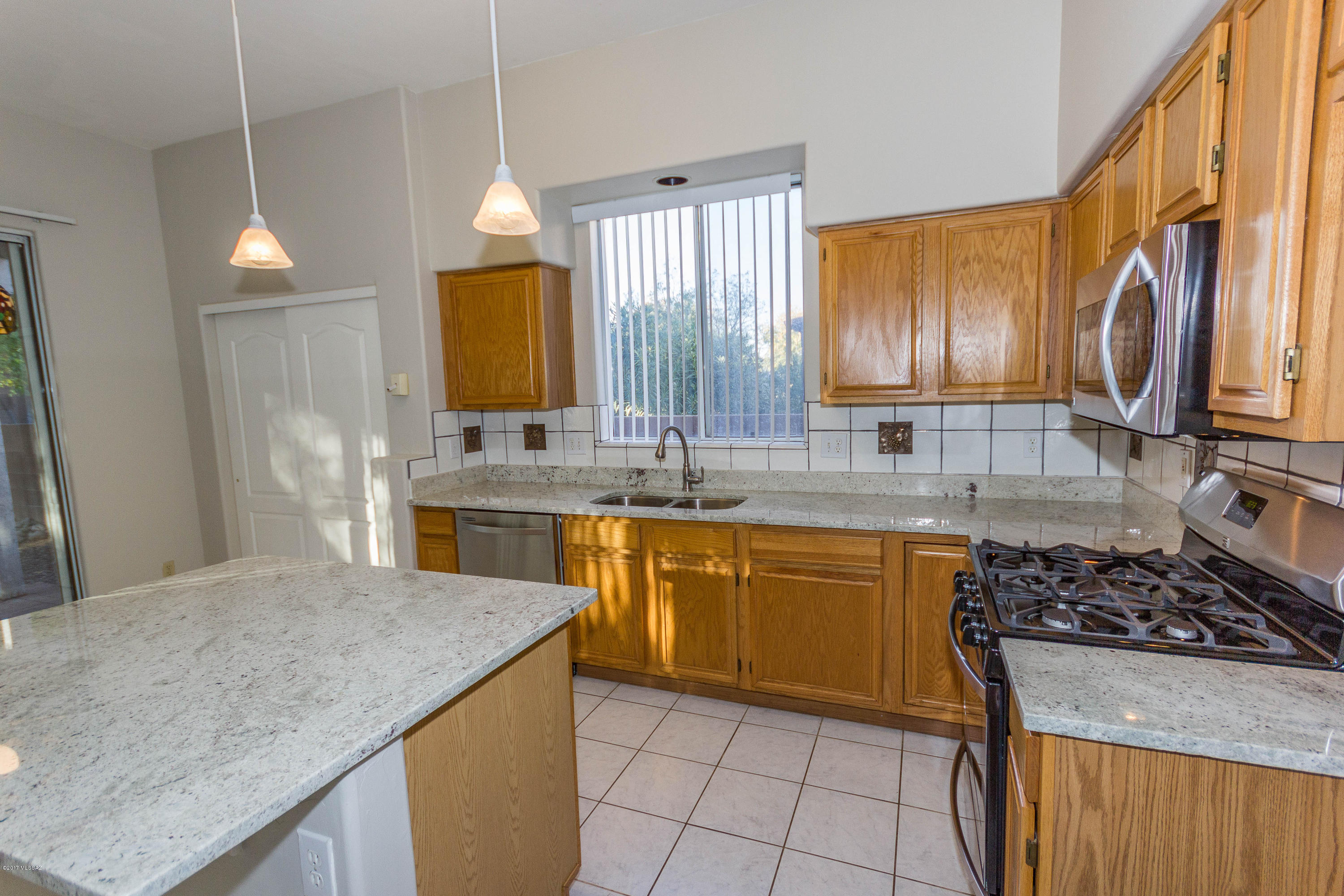 6536 N Shadow Bluff Drive