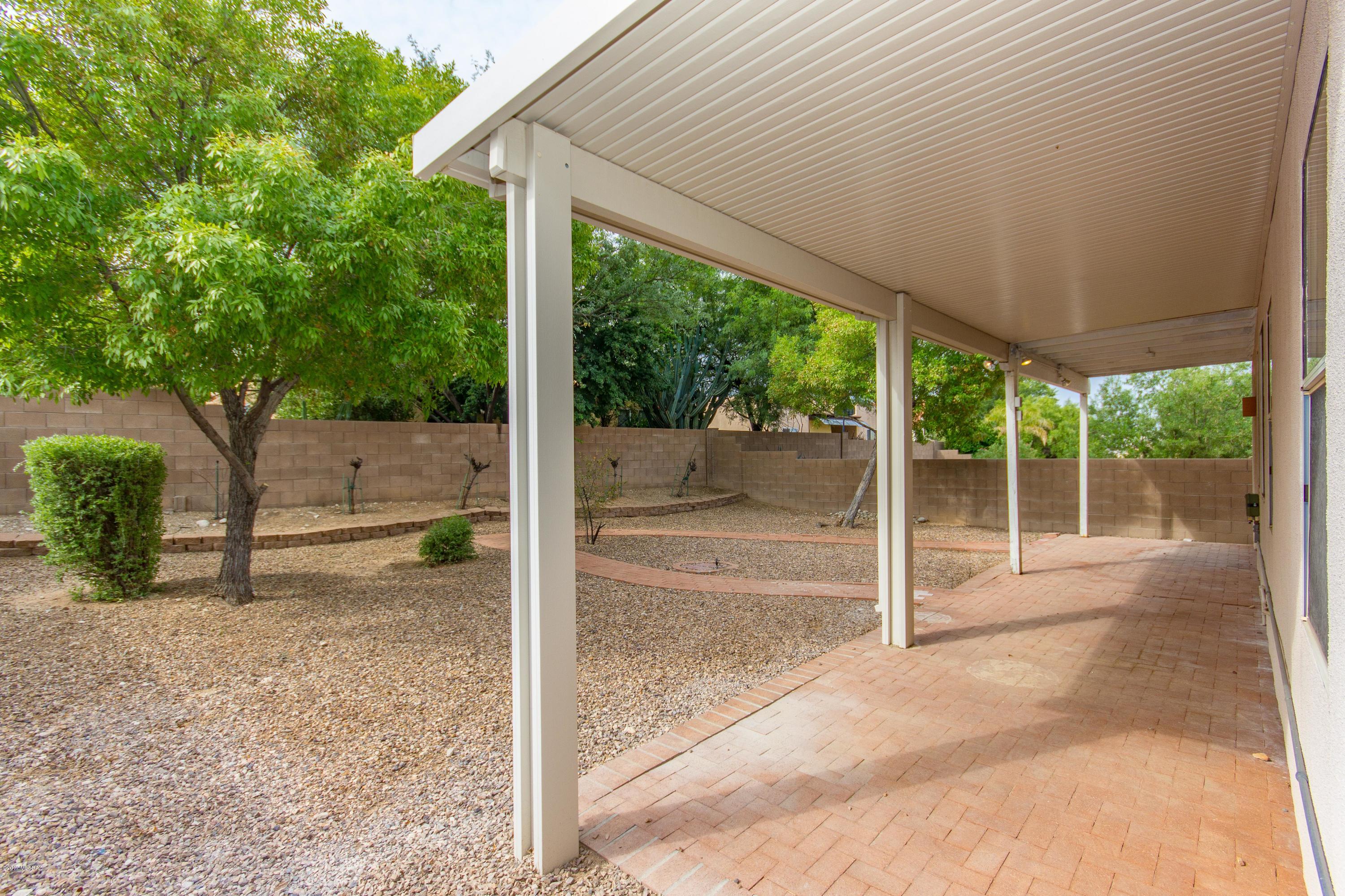6536 N Shadow Bluff Drive