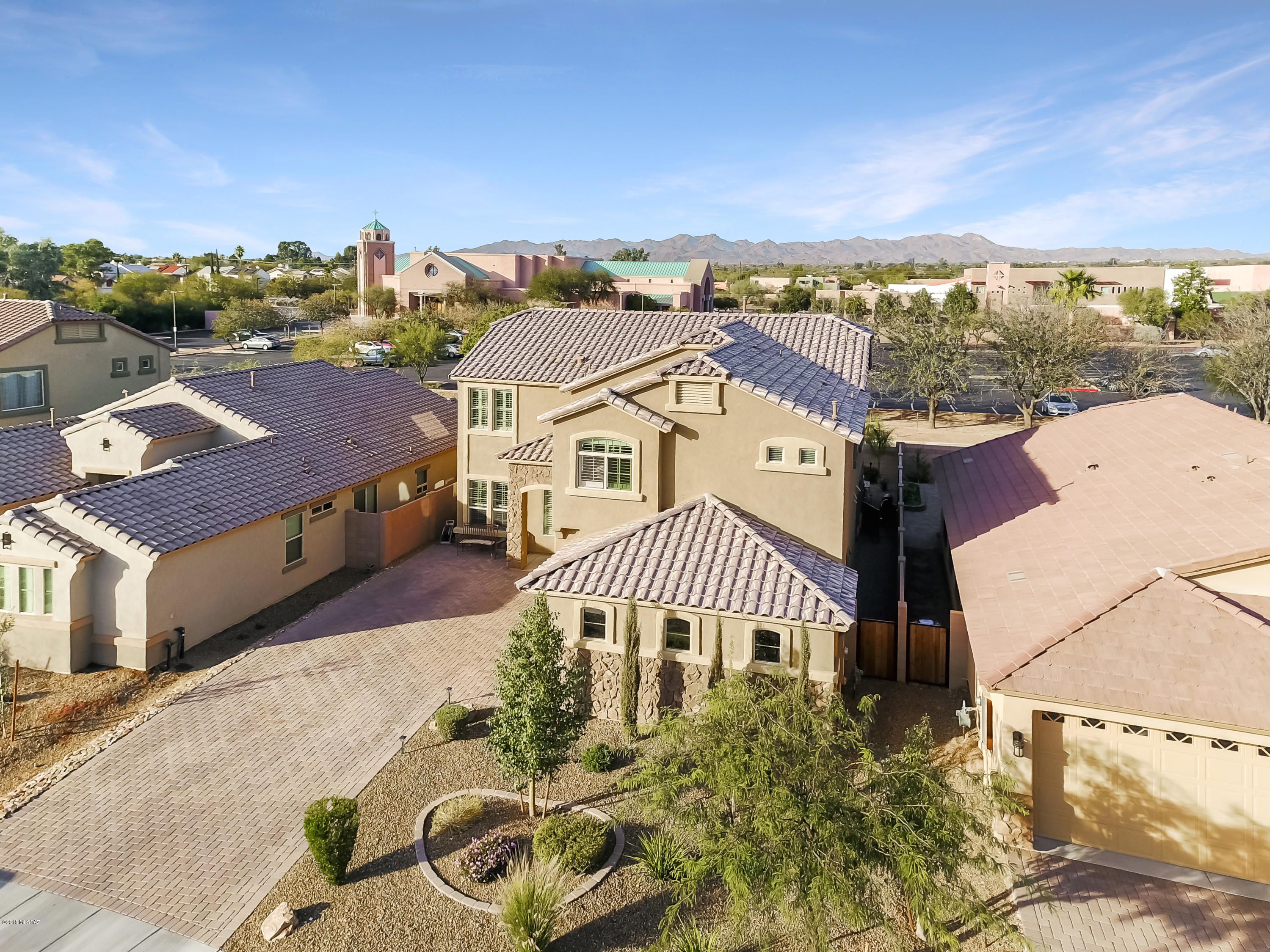 8563 N Gaetano Loop