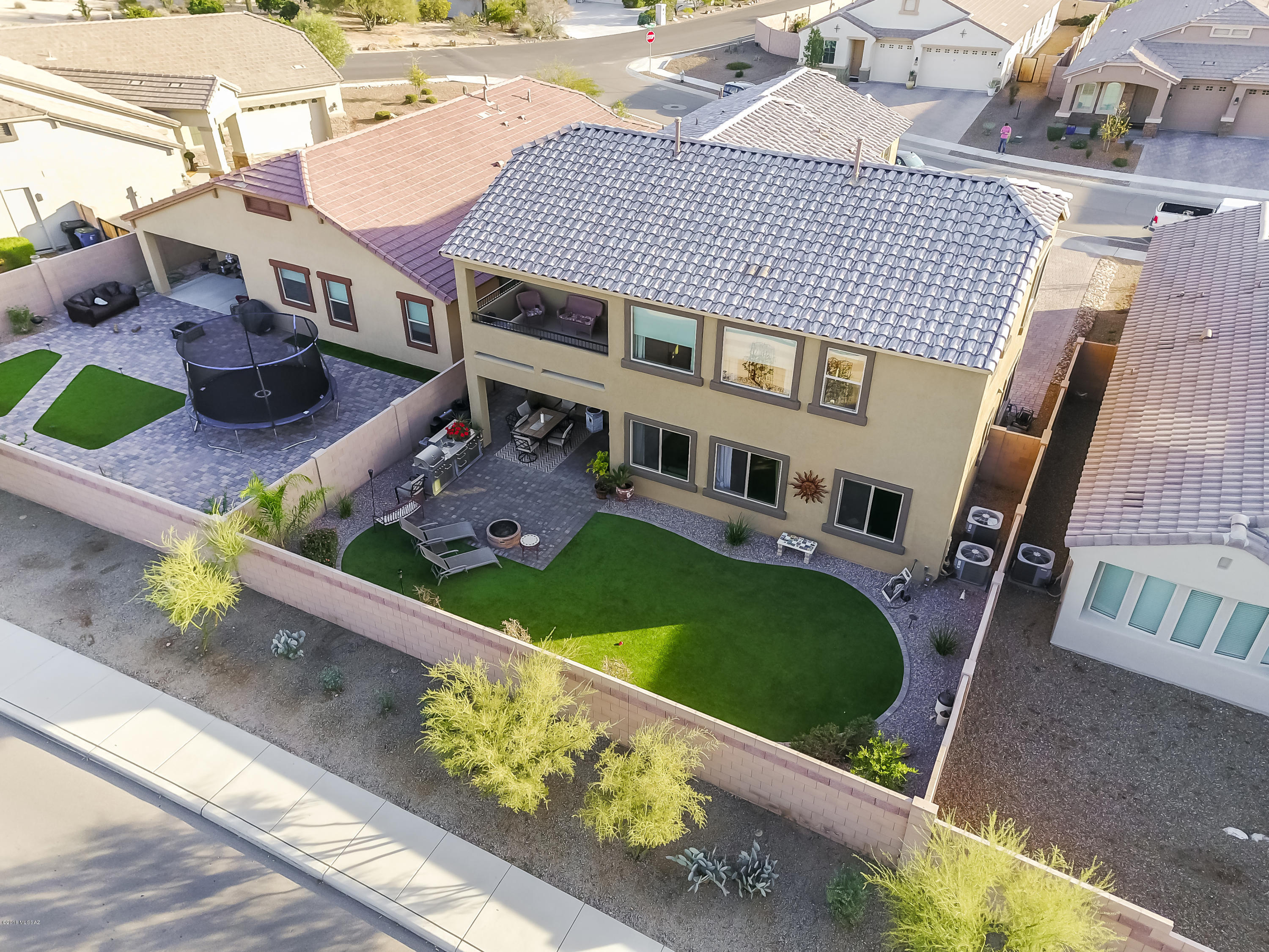 8563 N Gaetano Loop