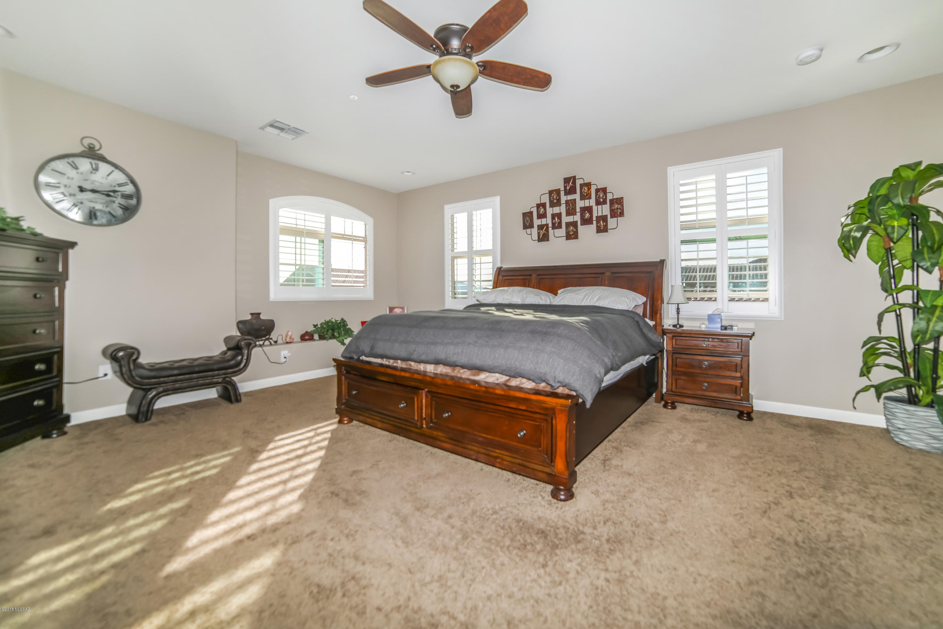 8563 N Gaetano Loop