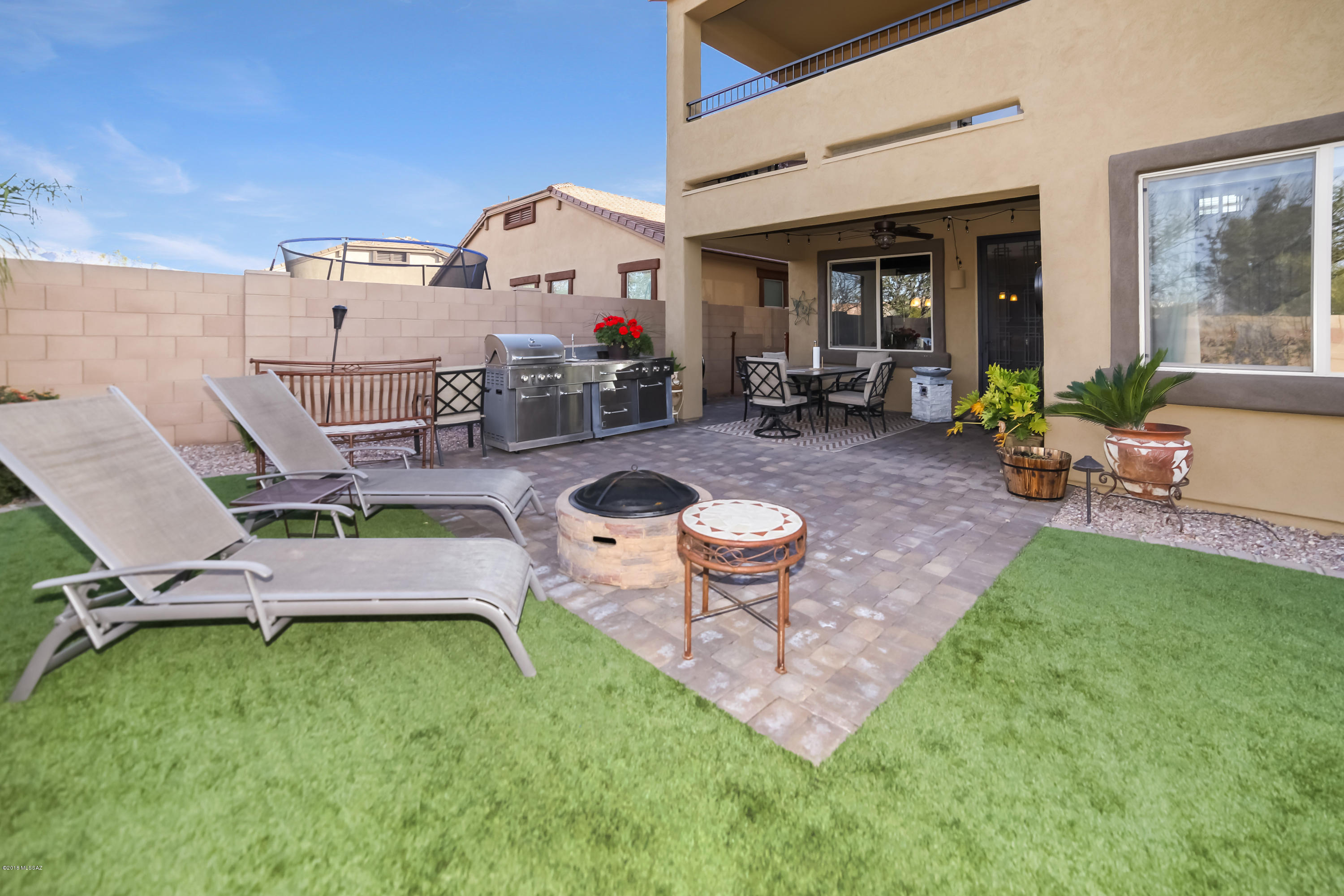 8563 N Gaetano Loop