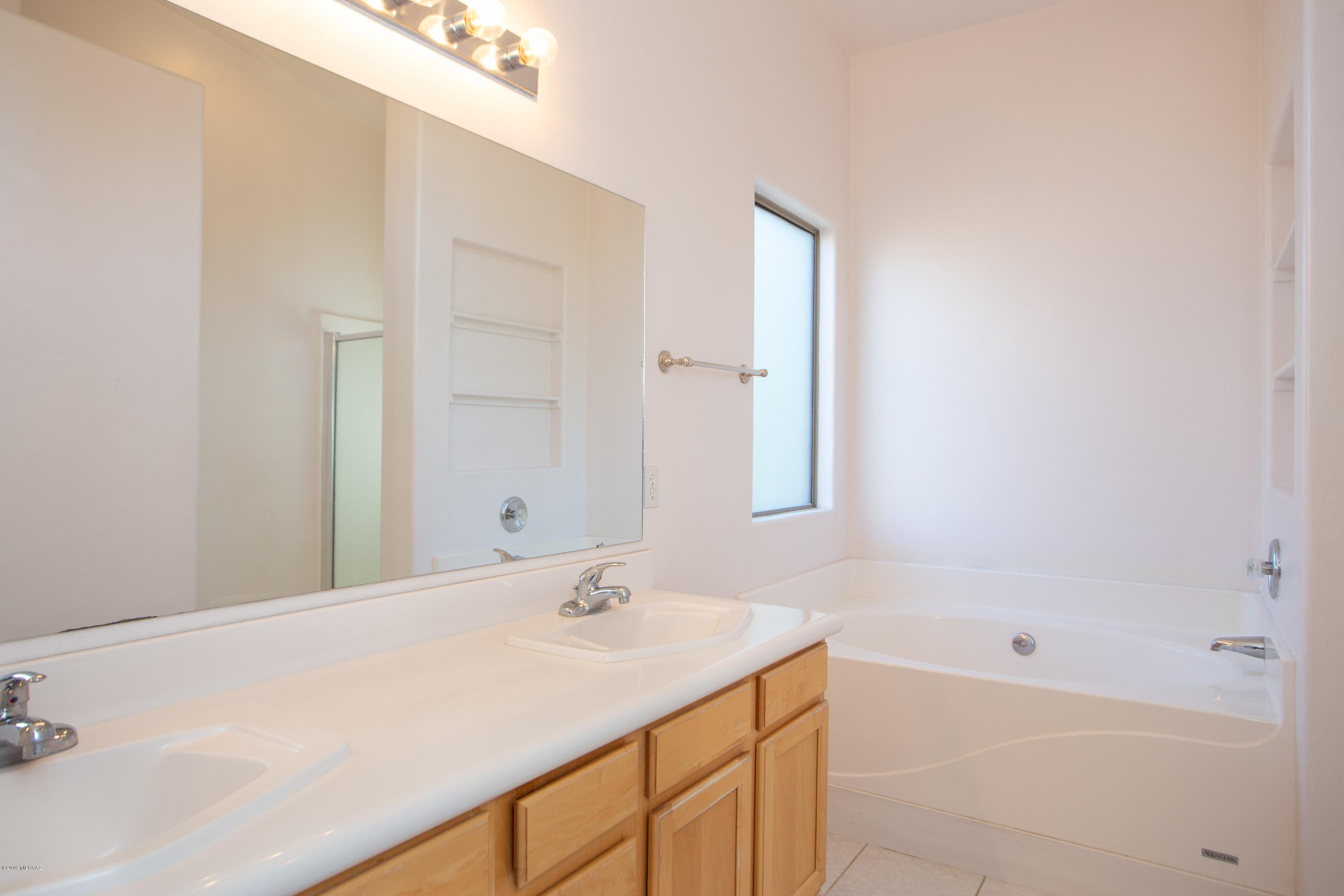 4942 N Sabino Gulch Court