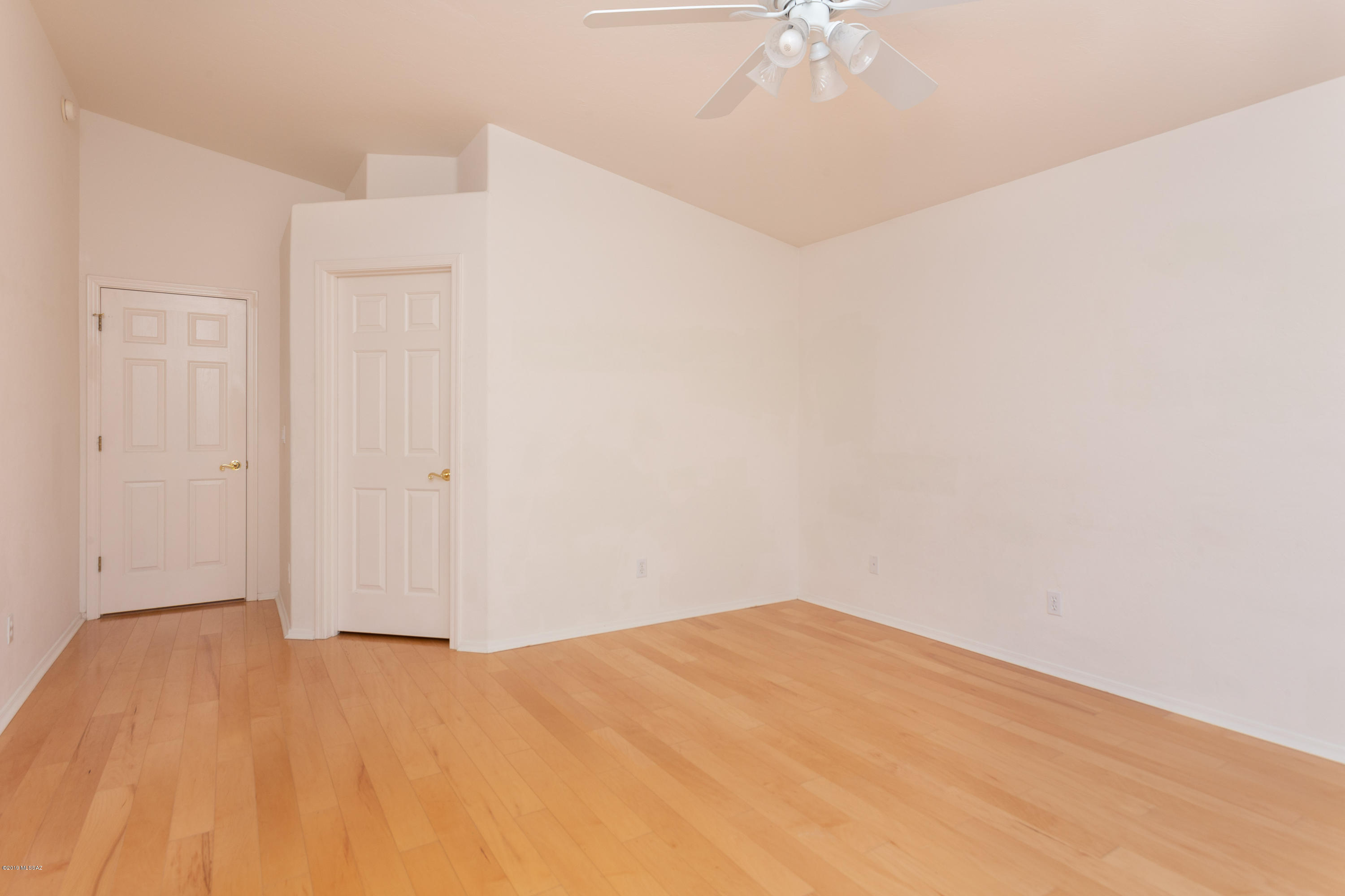 4942 N Sabino Gulch Court