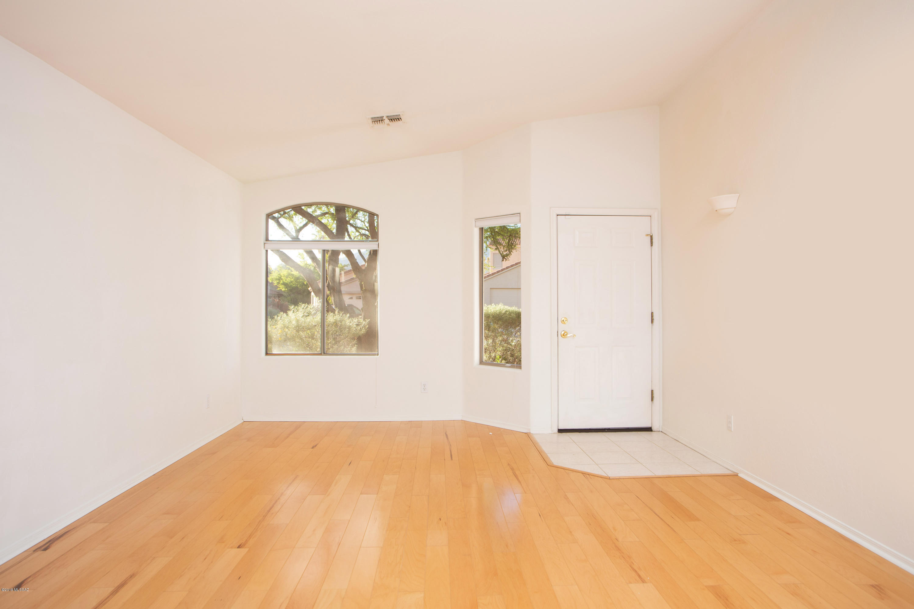 4942 N Sabino Gulch Court