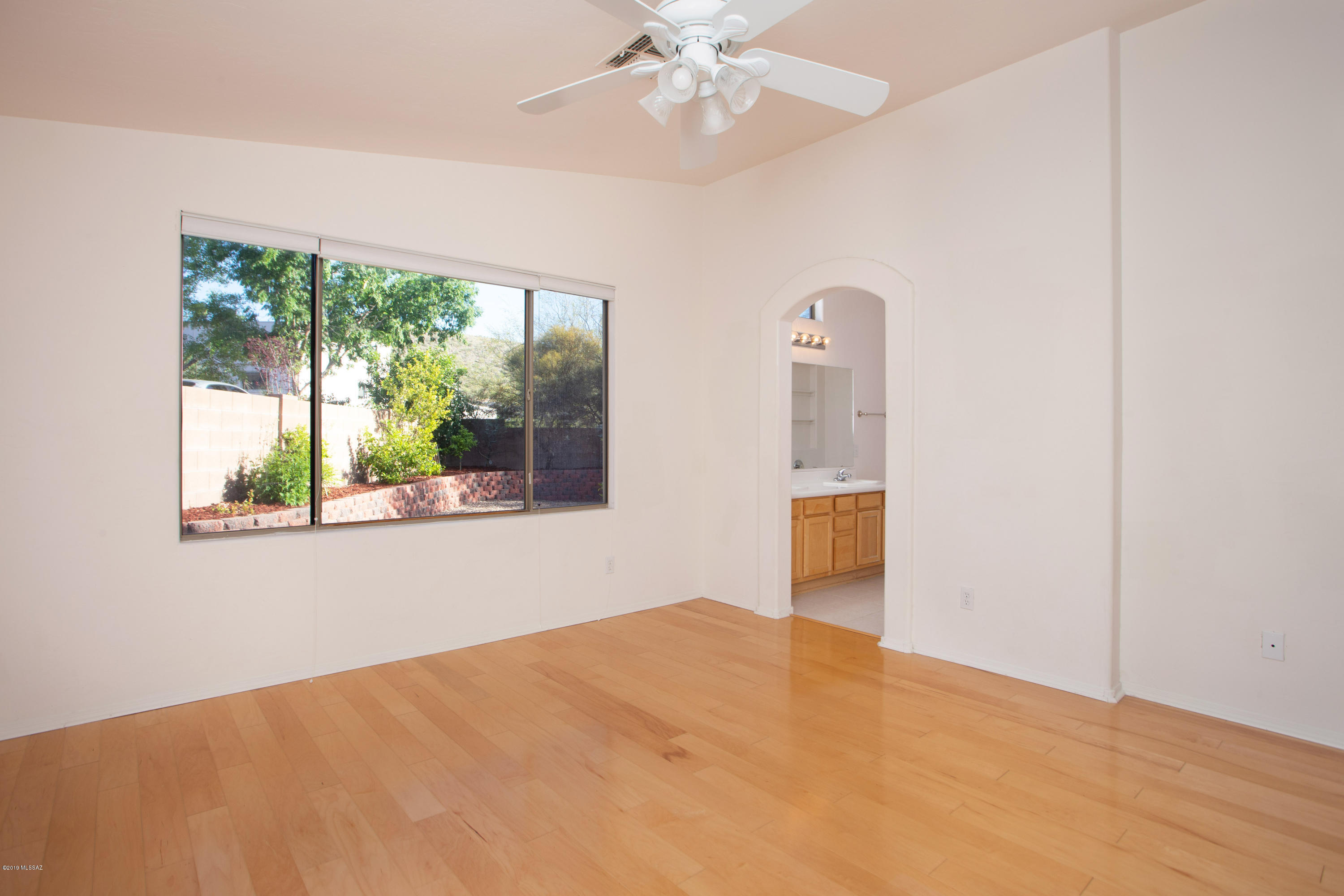 4942 N Sabino Gulch Court
