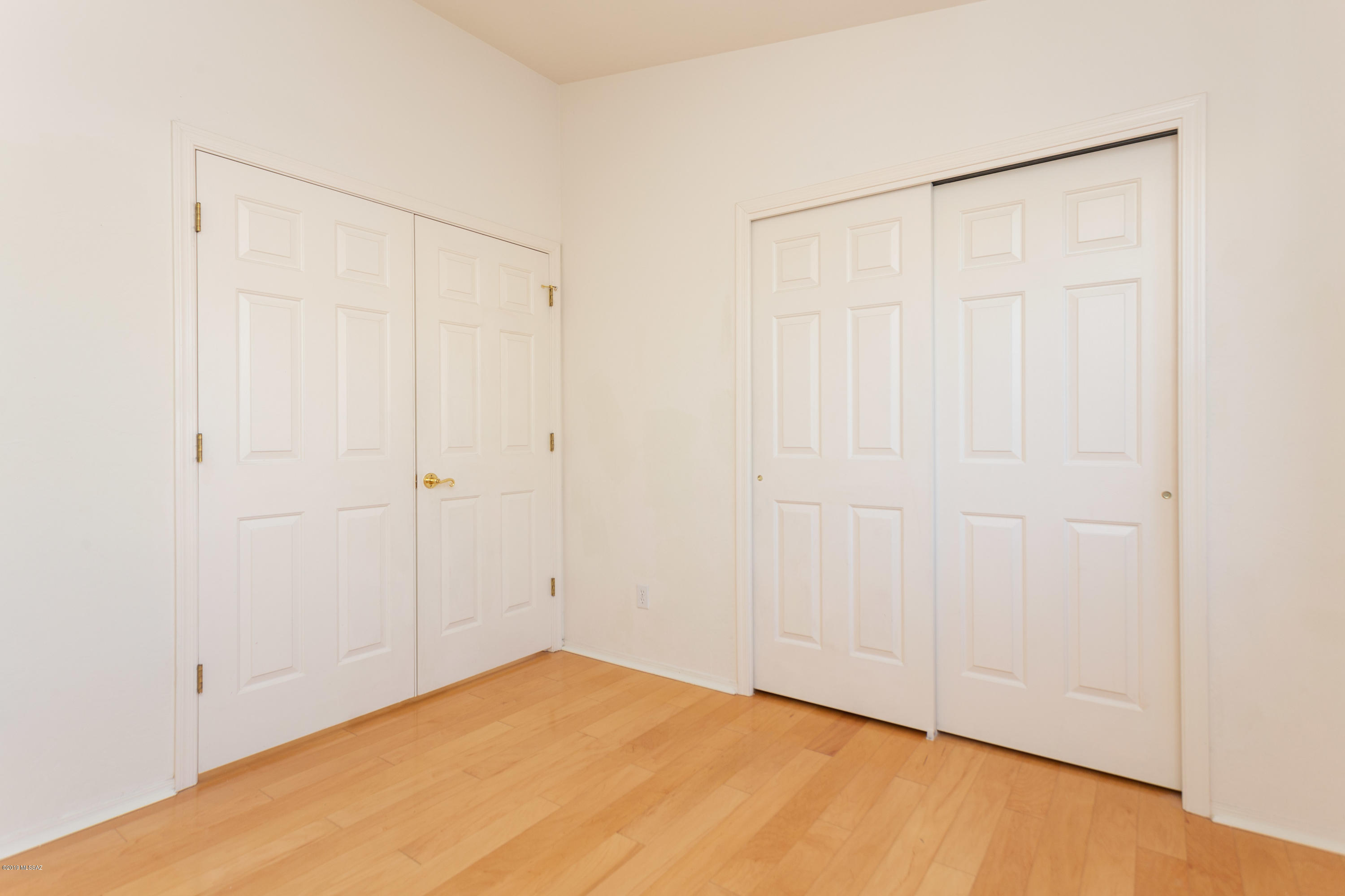 4942 N Sabino Gulch Court