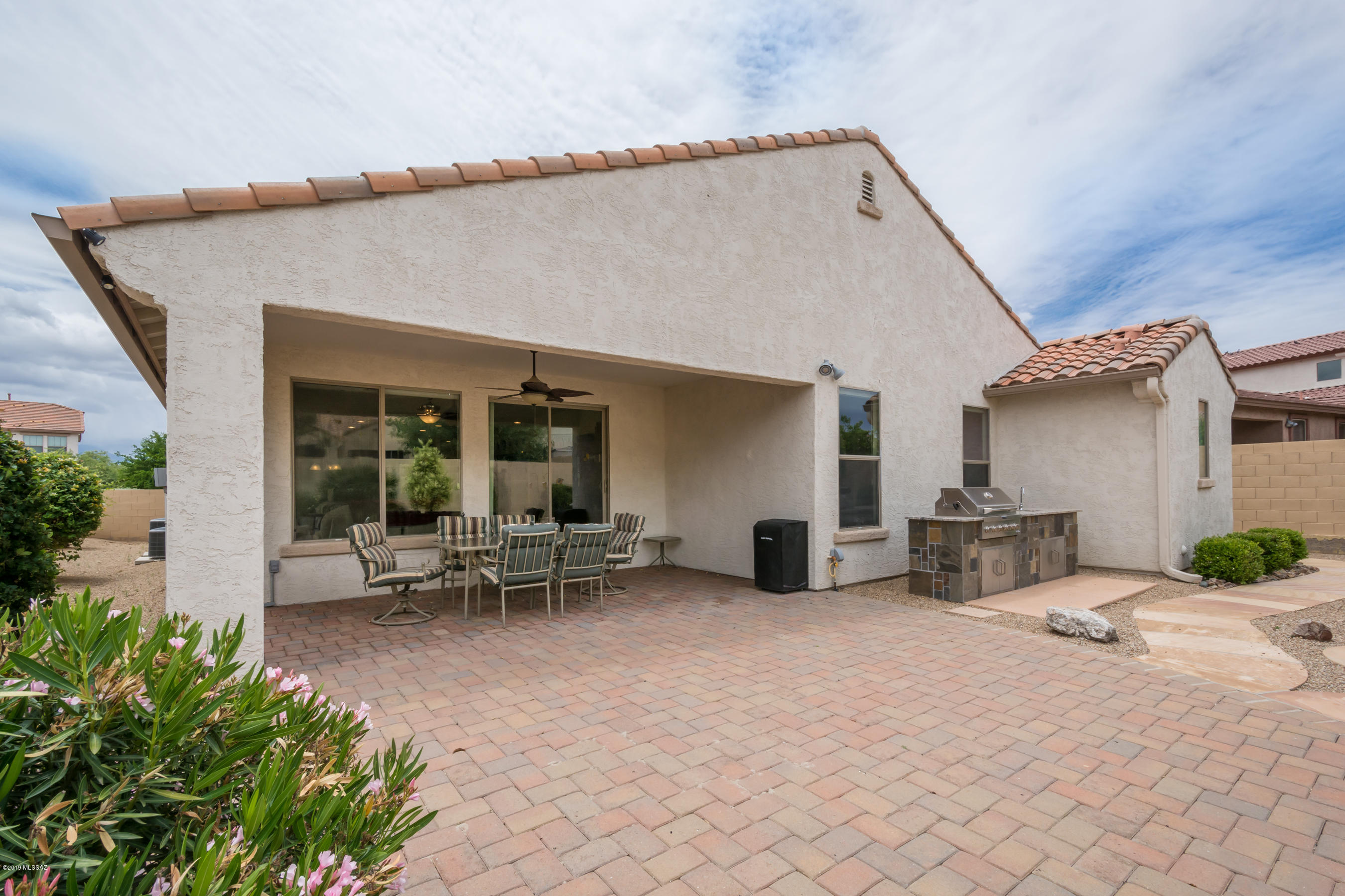 724 W Camino Tunera