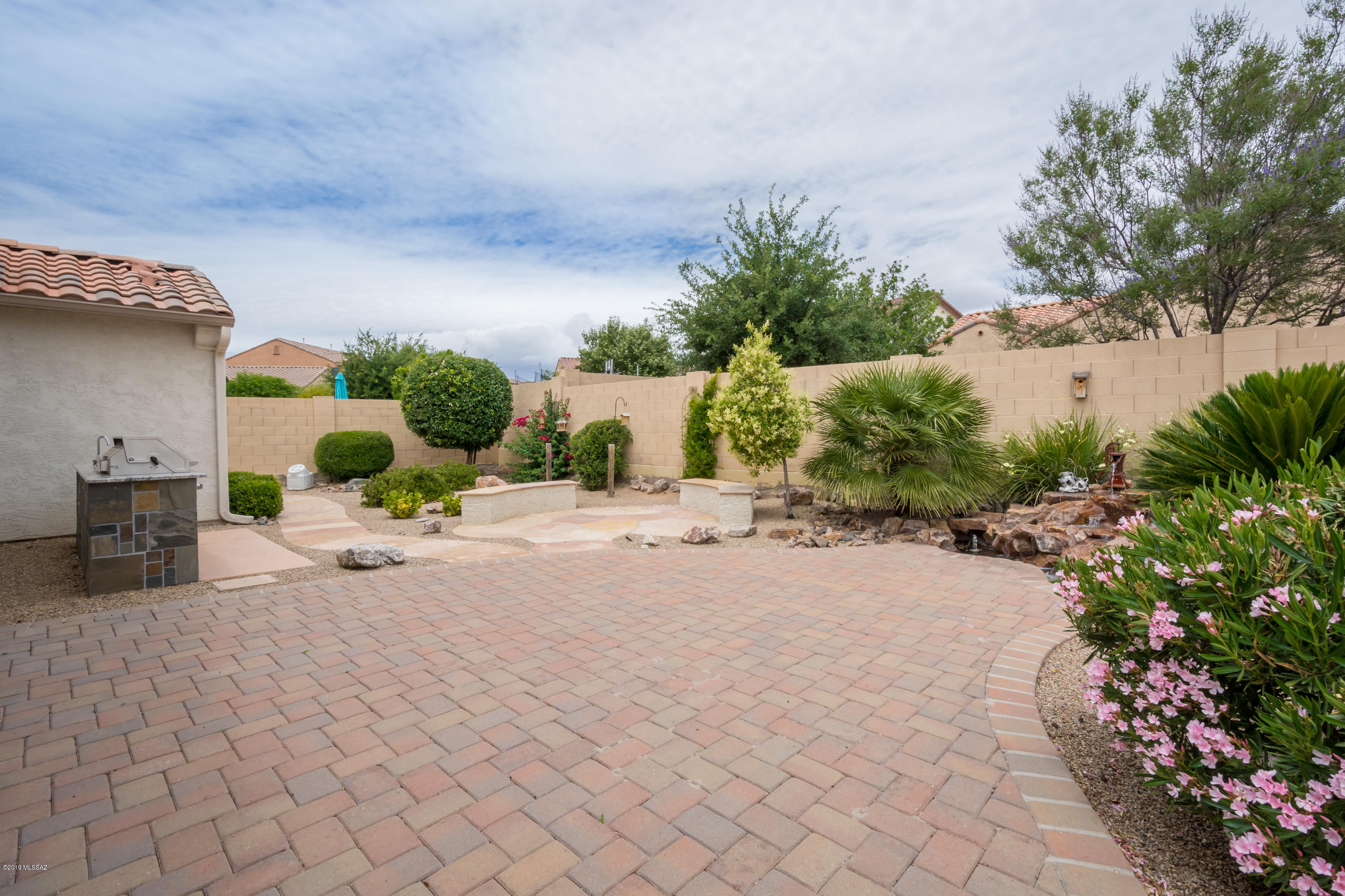 724 W Camino Tunera