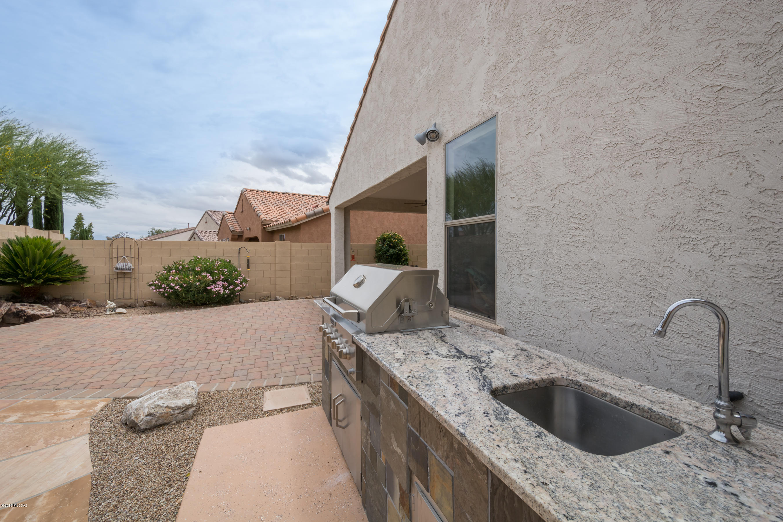 724 W Camino Tunera