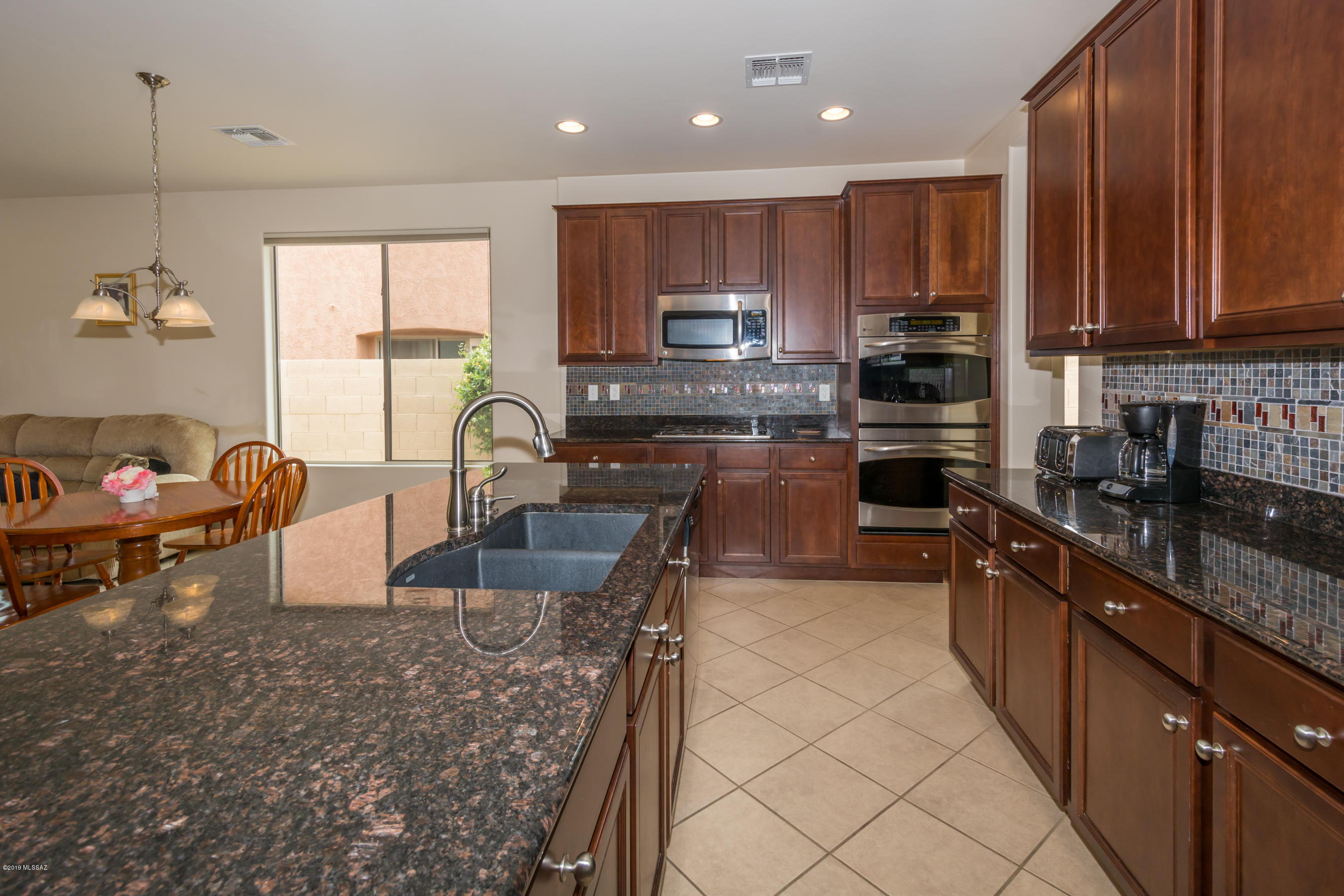 724 W Camino Tunera