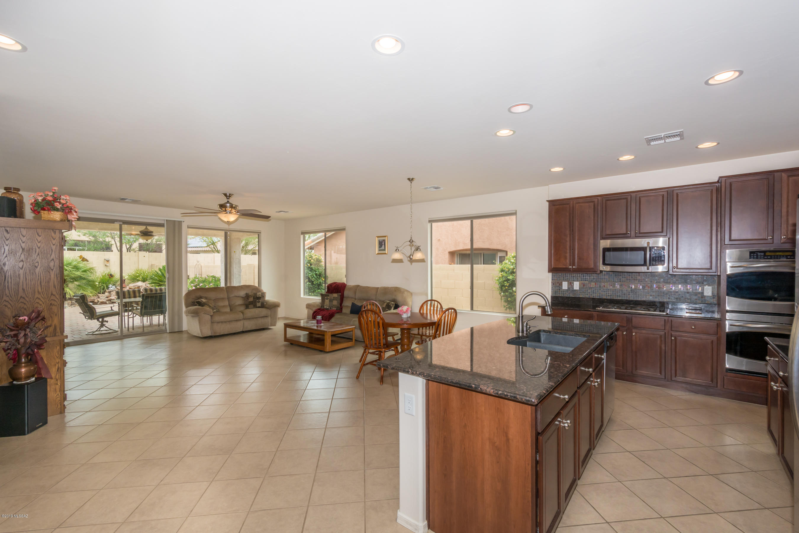 724 W Camino Tunera