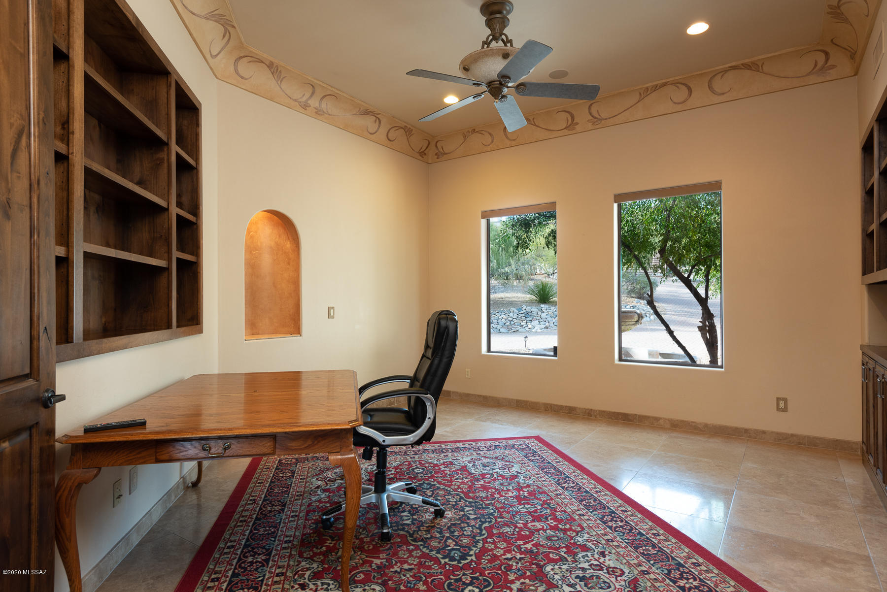 5070 N Hacienda Del Sol Road