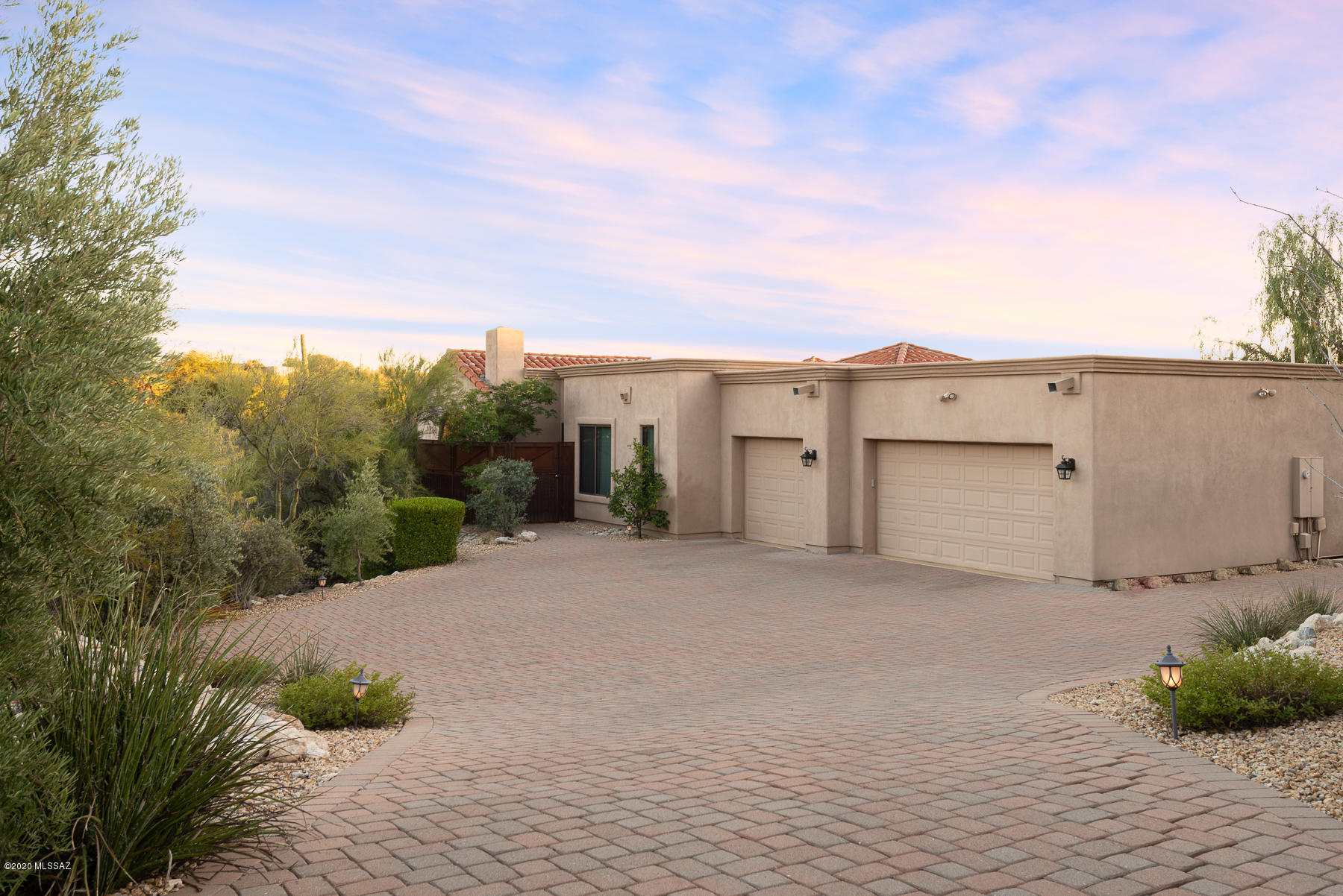 5070 N Hacienda Del Sol Road