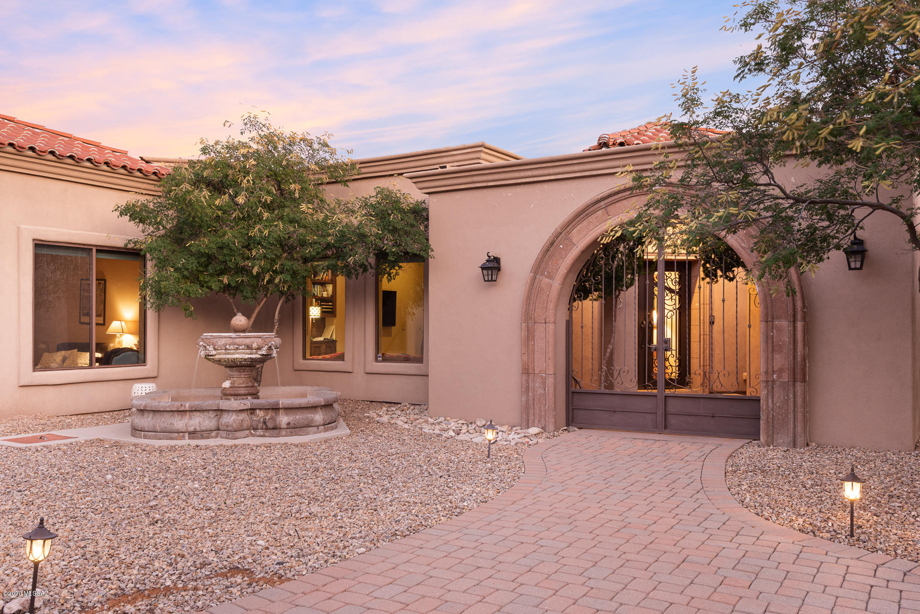 5070 N Hacienda Del Sol Road