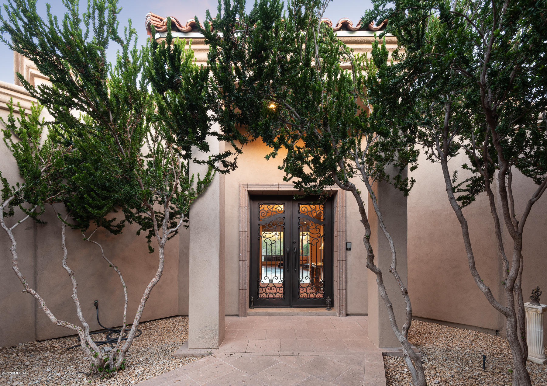 5070 N Hacienda Del Sol Road
