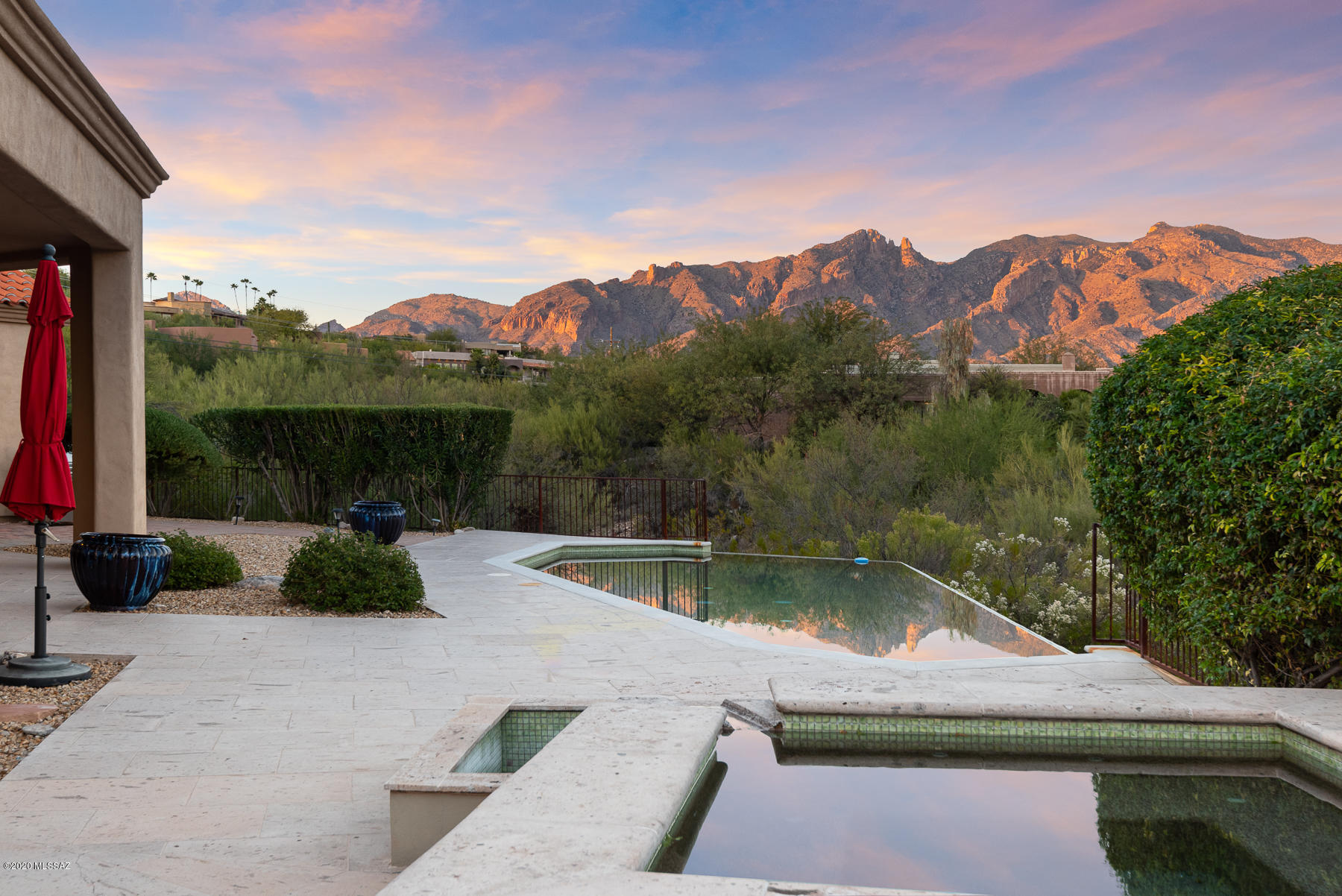 5070 N Hacienda Del Sol Road