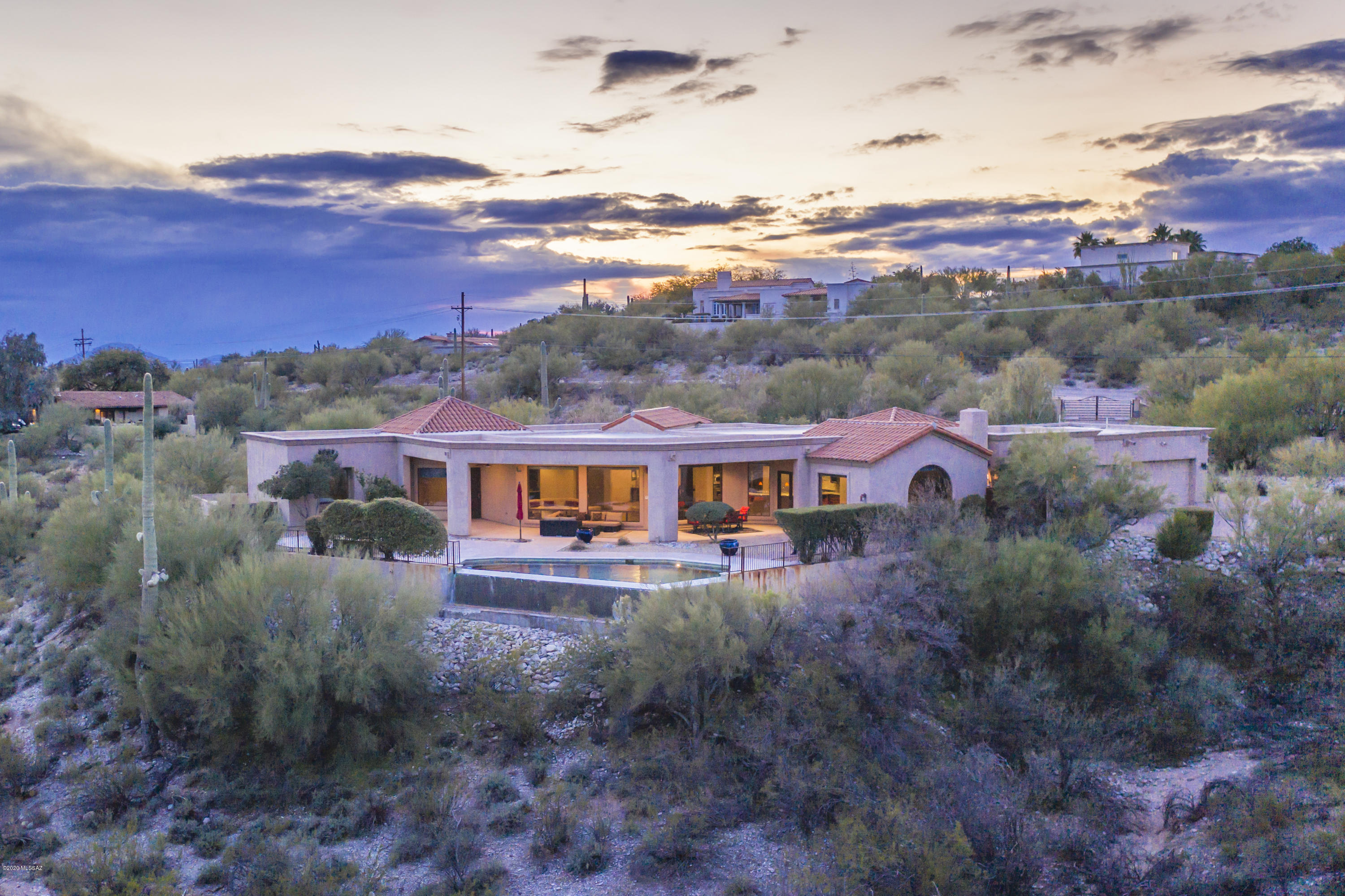 5070 N Hacienda Del Sol Road