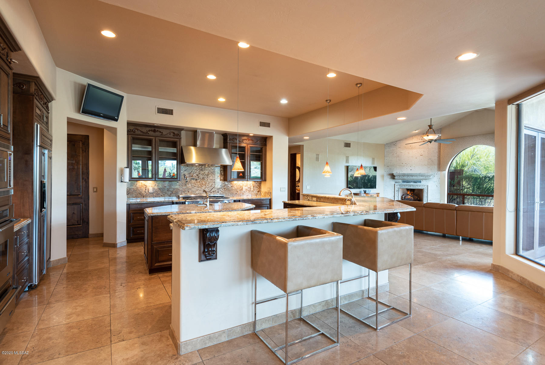 5070 N Hacienda Del Sol Road