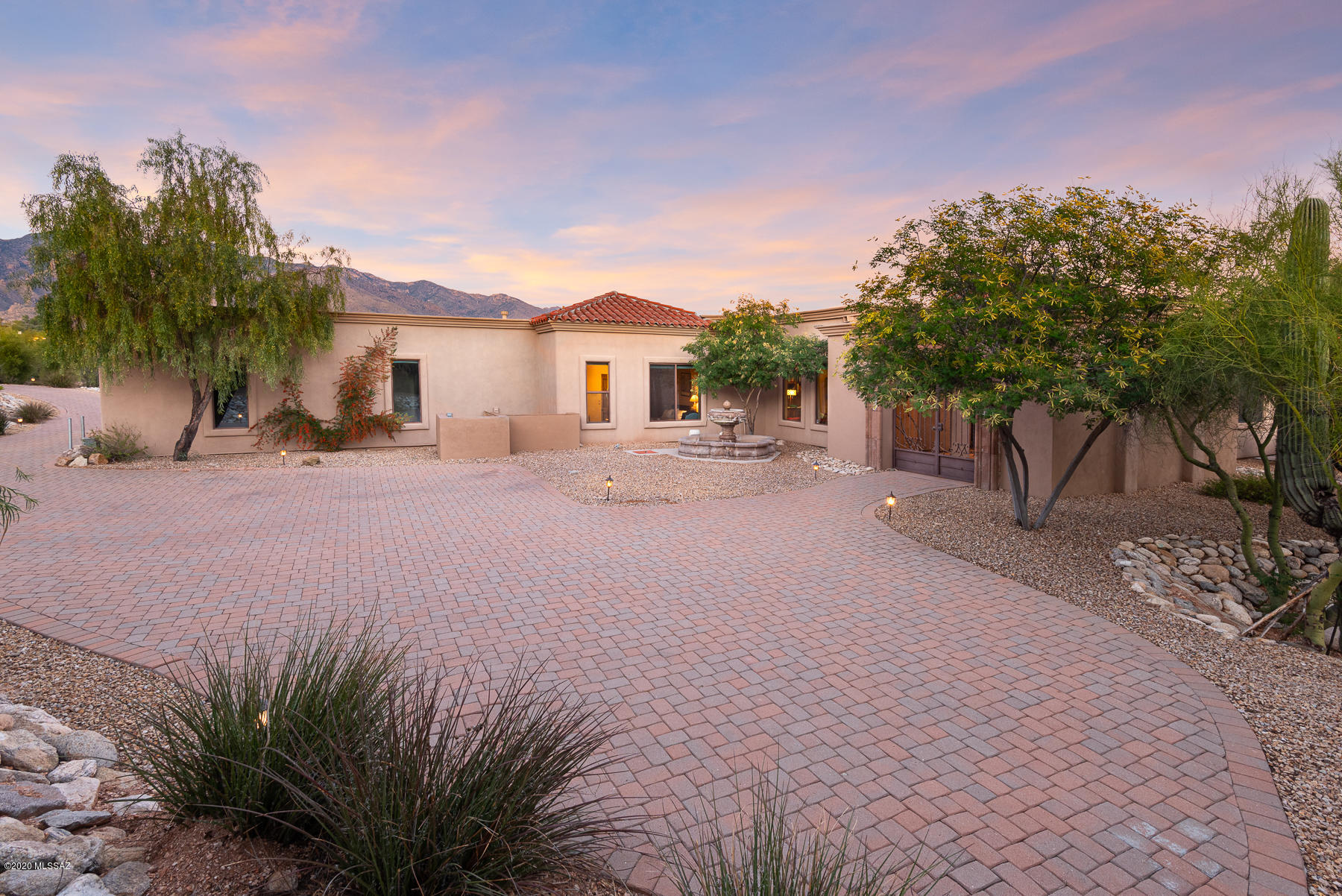 5070 N Hacienda Del Sol Road