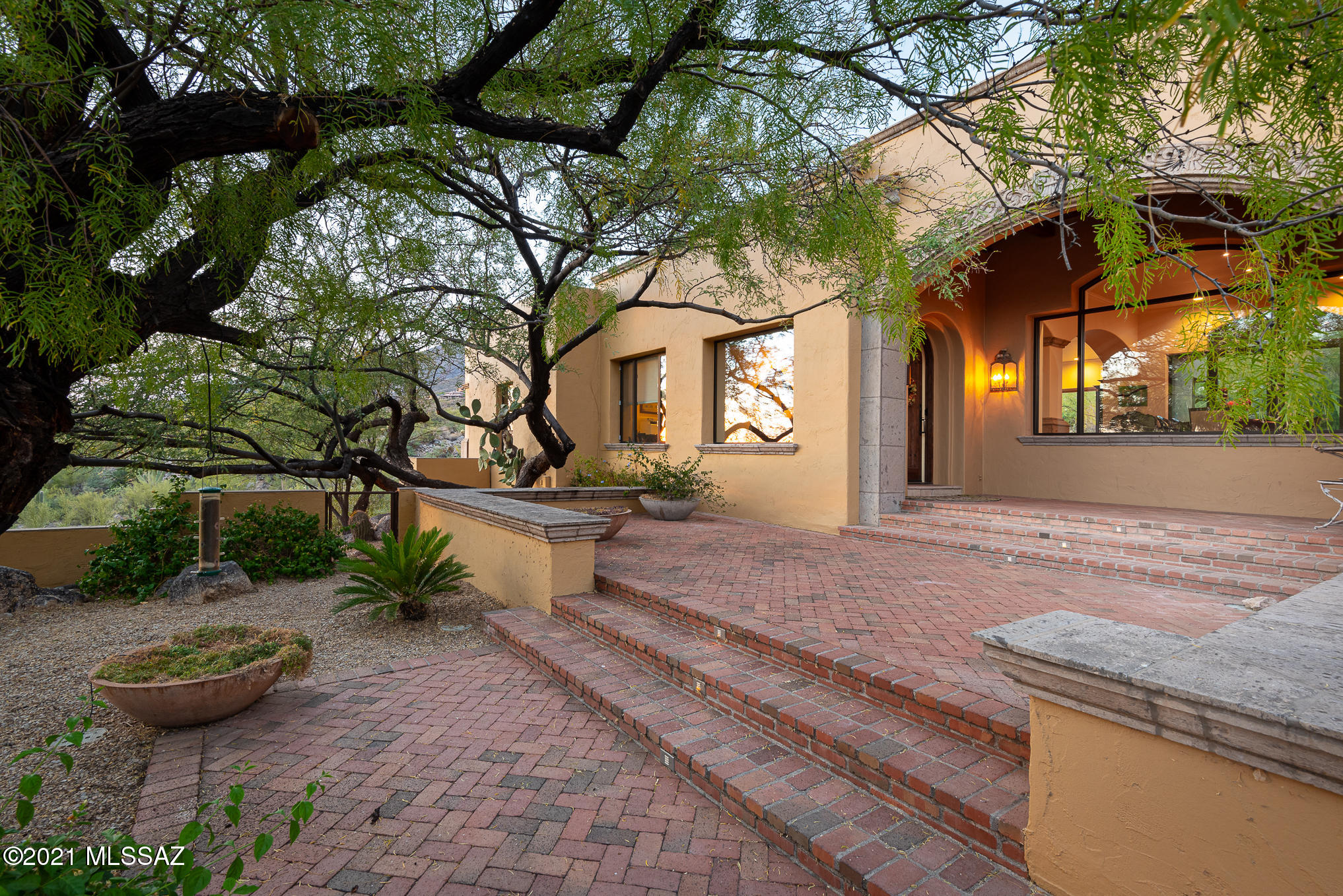 6311 N Canon Del Pajaro
