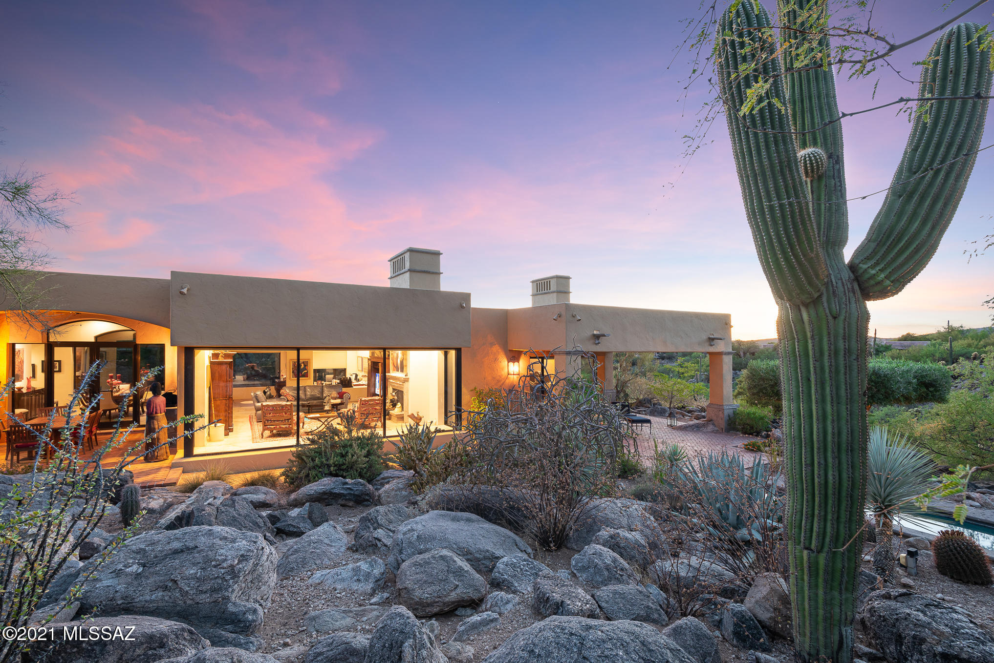 6311 N Canon Del Pajaro
