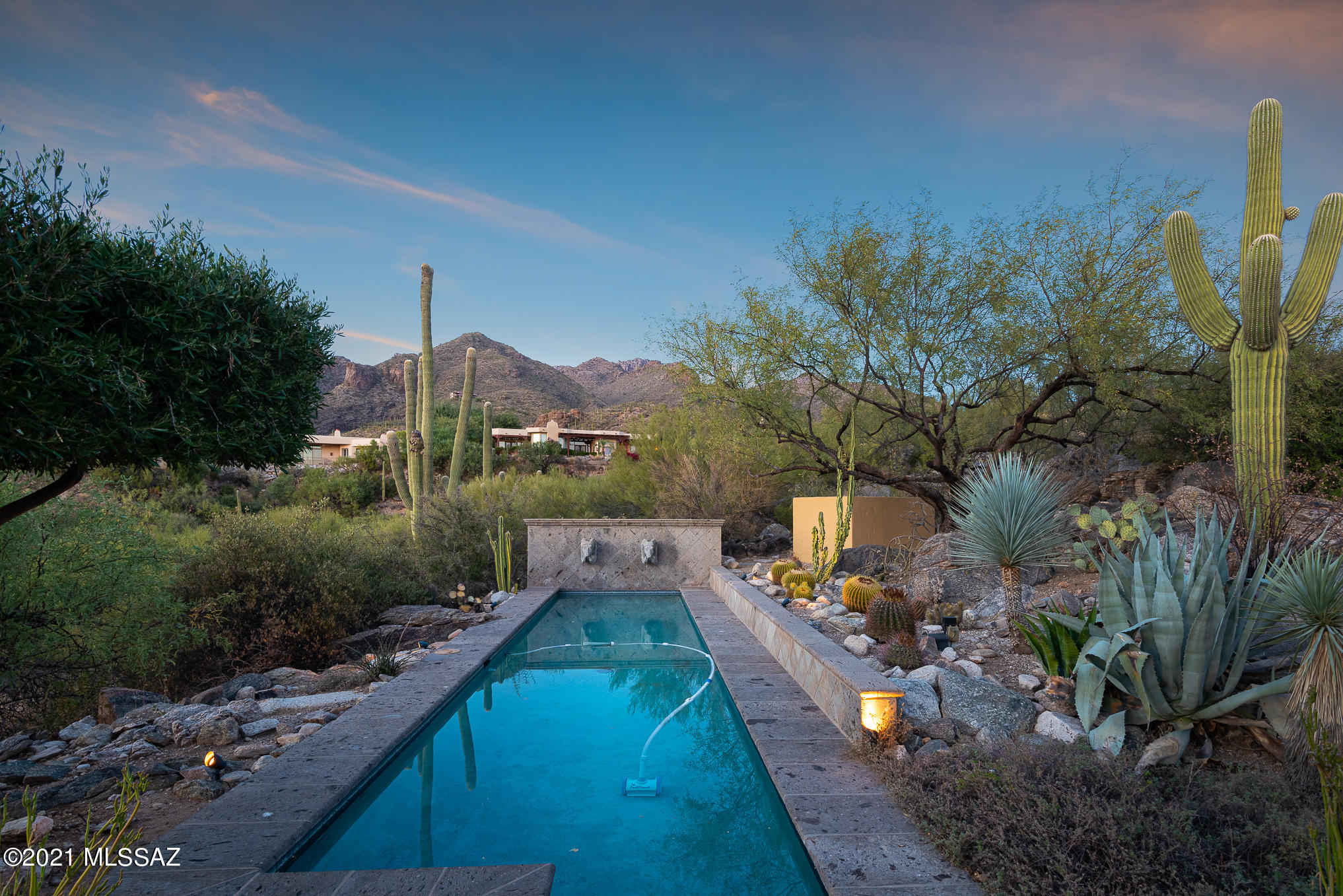 6311 N Canon Del Pajaro