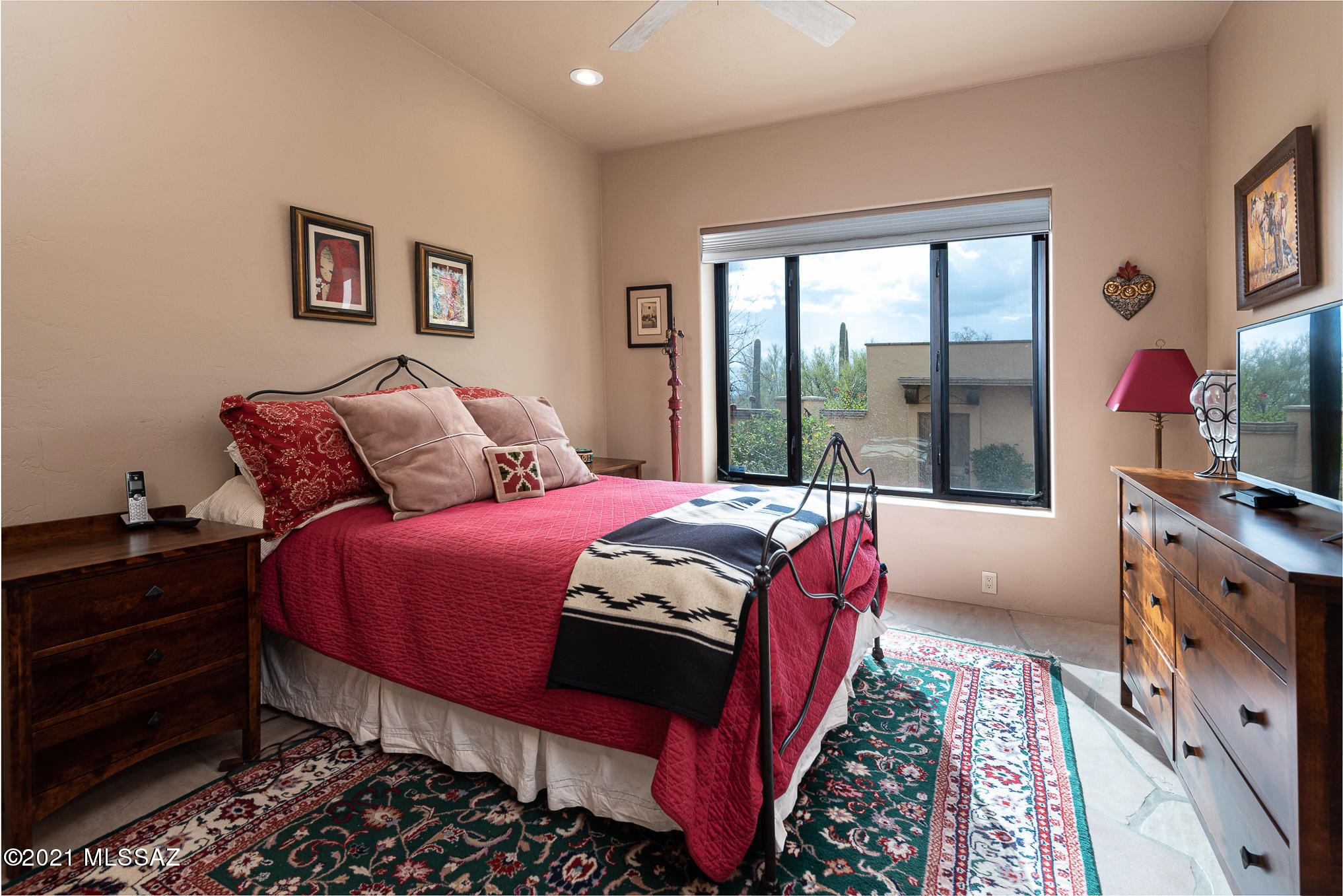 6311 N Canon Del Pajaro