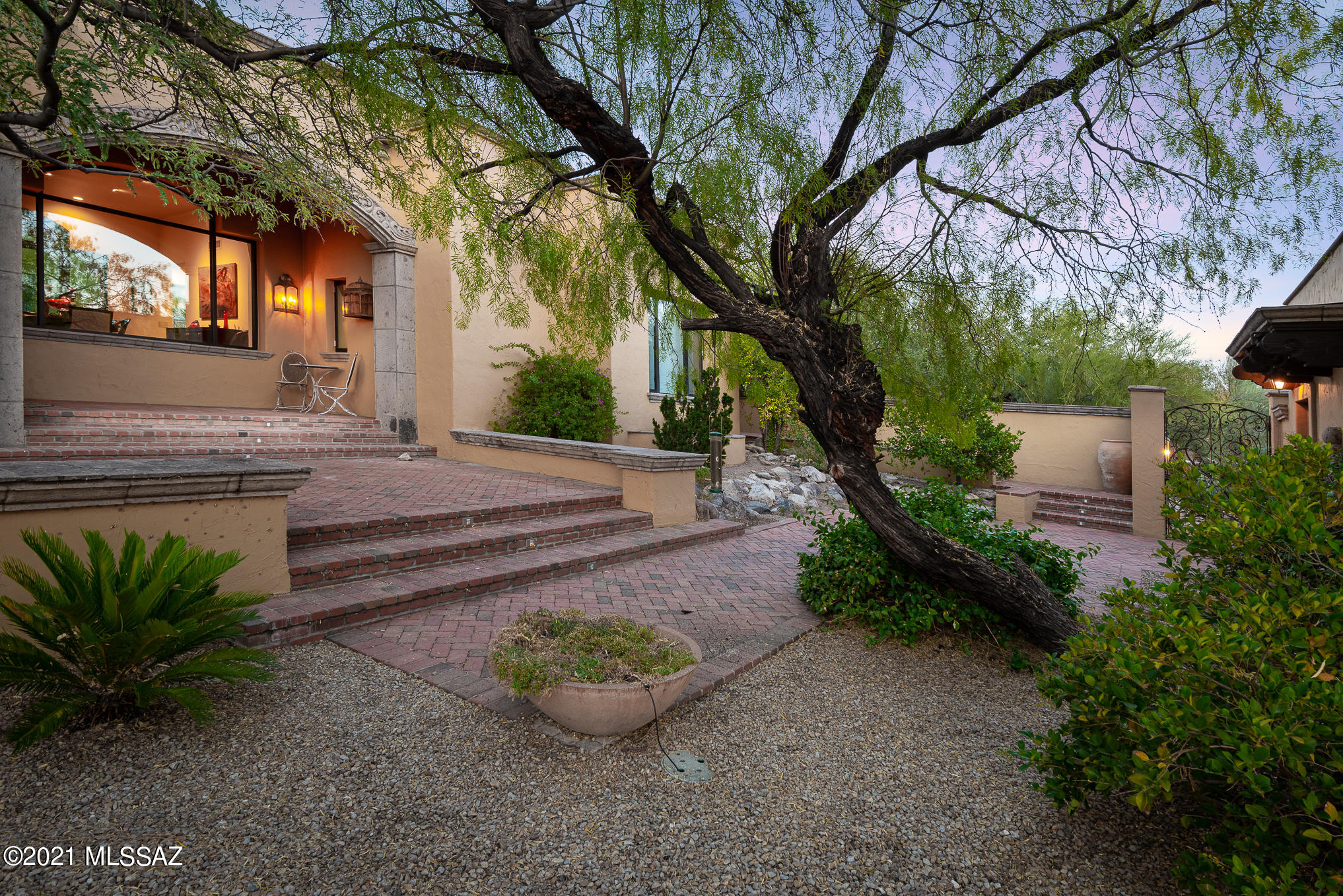 6311 N Canon Del Pajaro