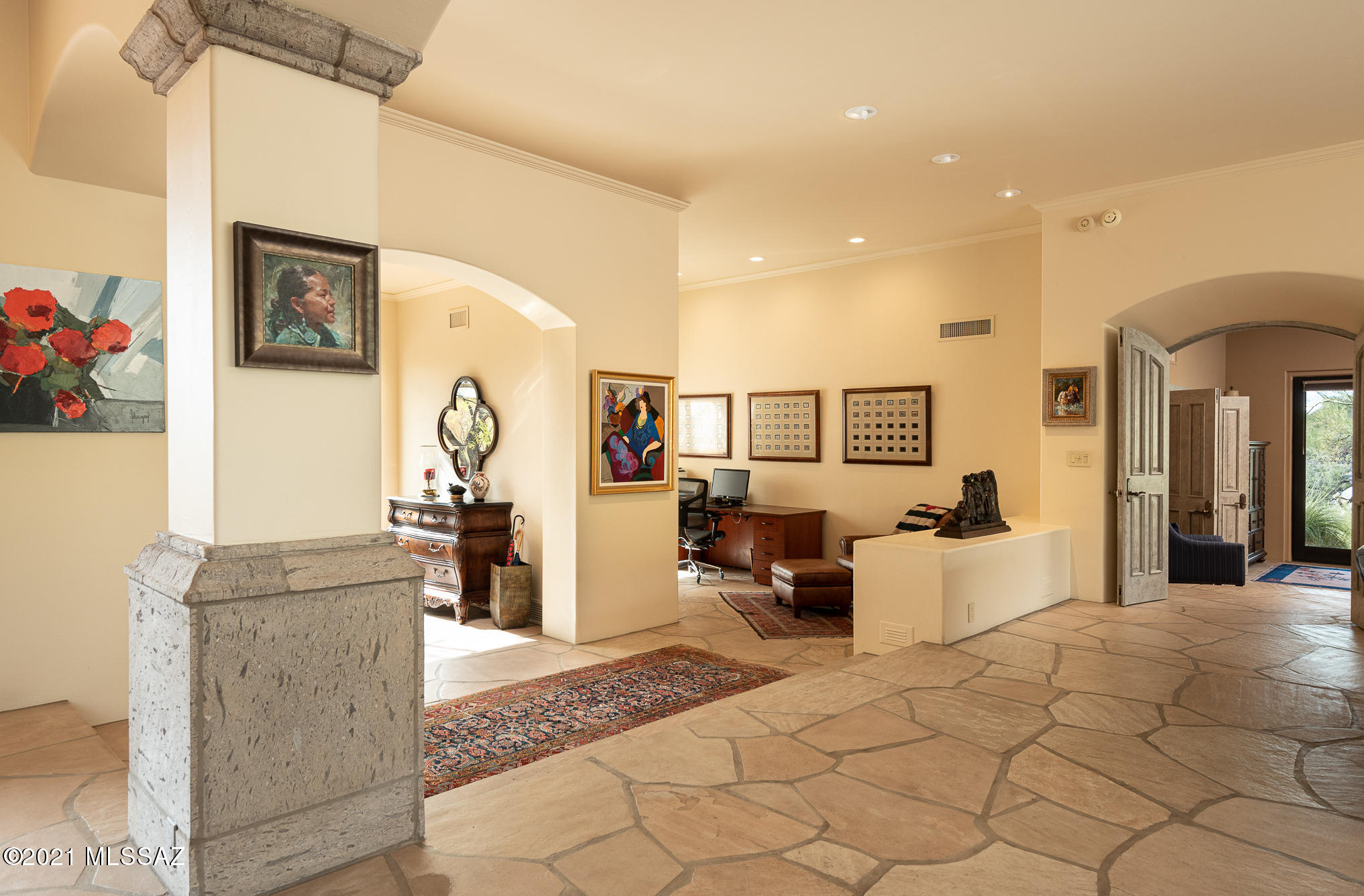 6311 N Canon Del Pajaro