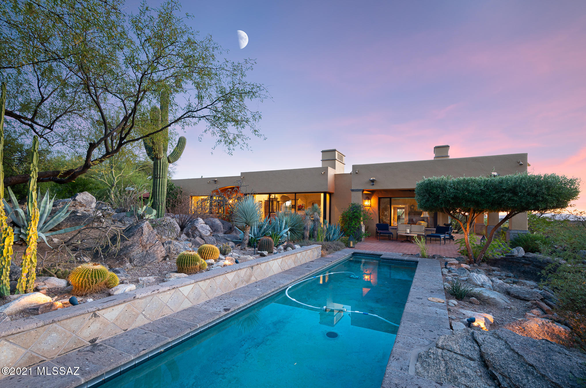 6311 N Canon Del Pajaro