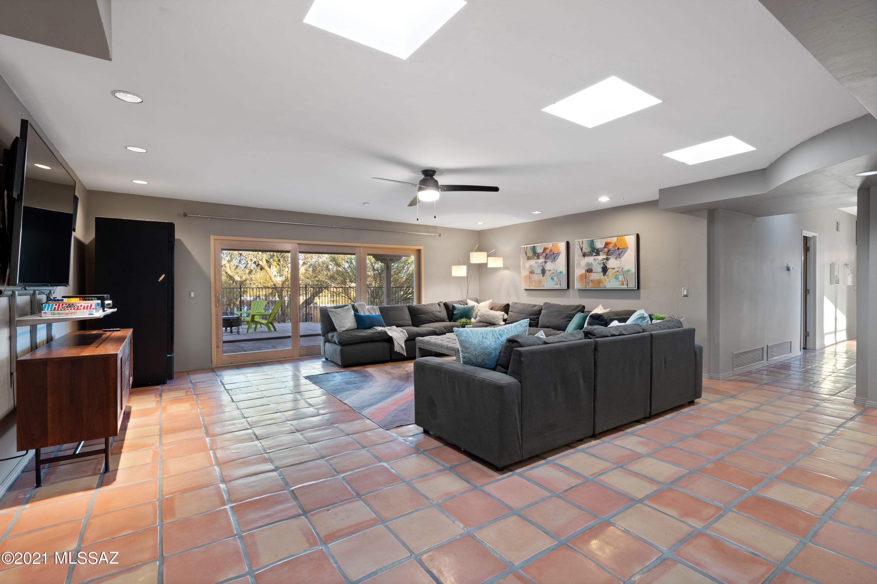 6010 N Camino Esplendora