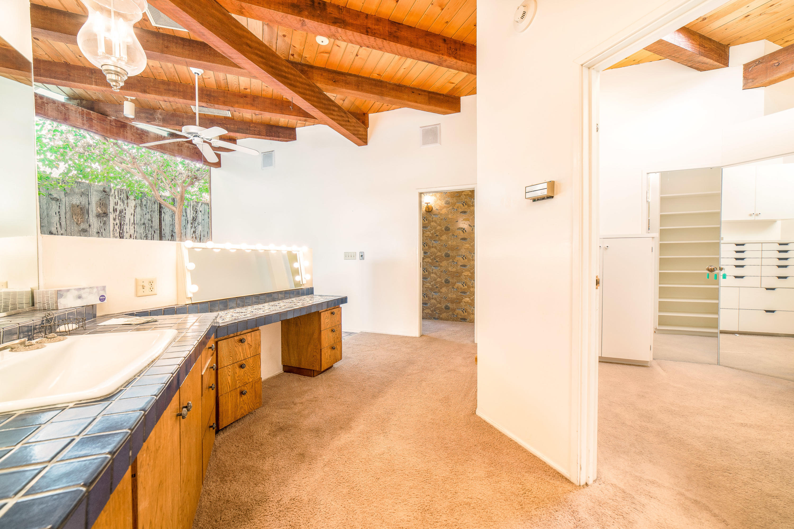 5055 N Calle La Vela