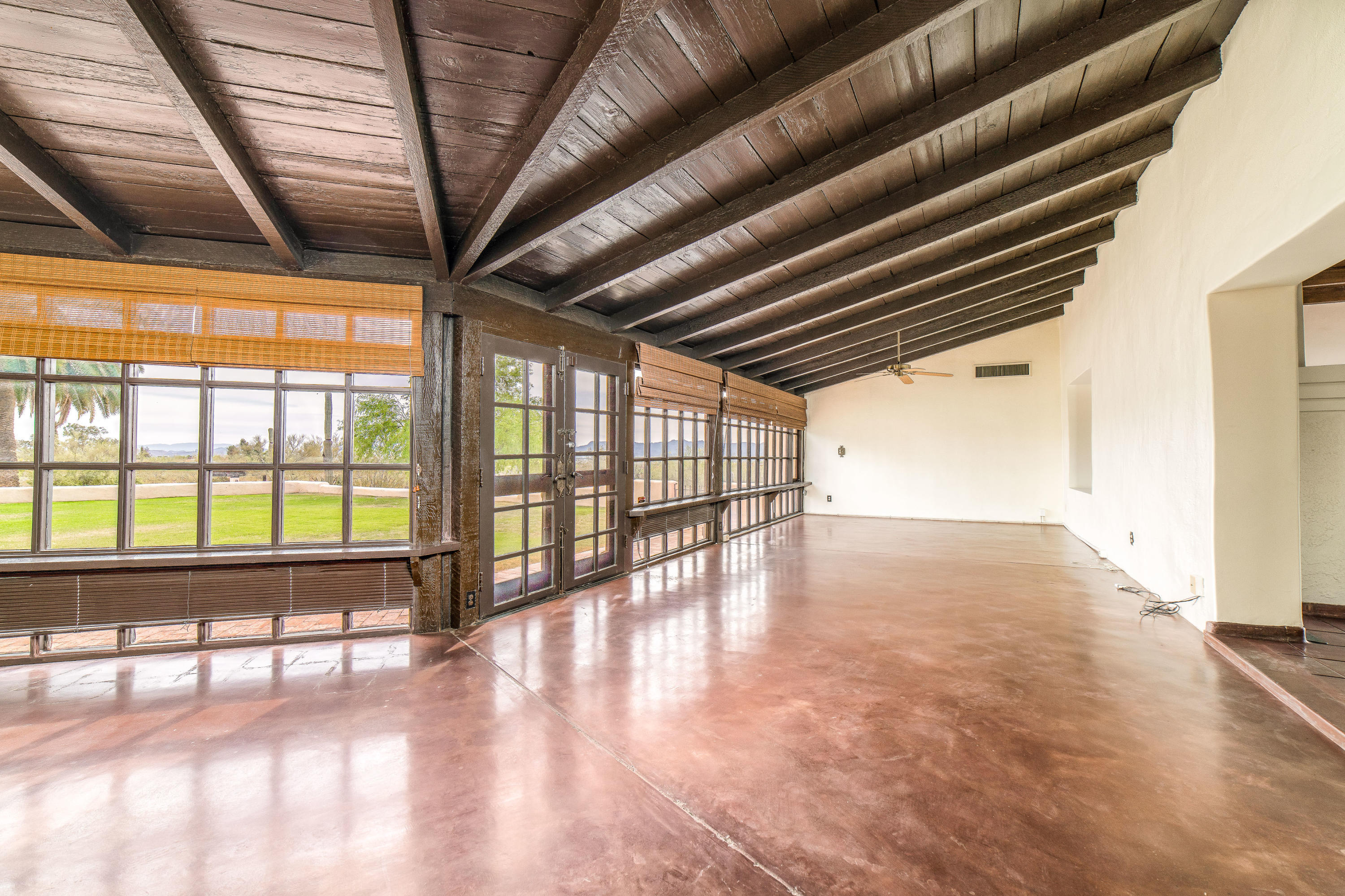 5055 N Calle La Vela