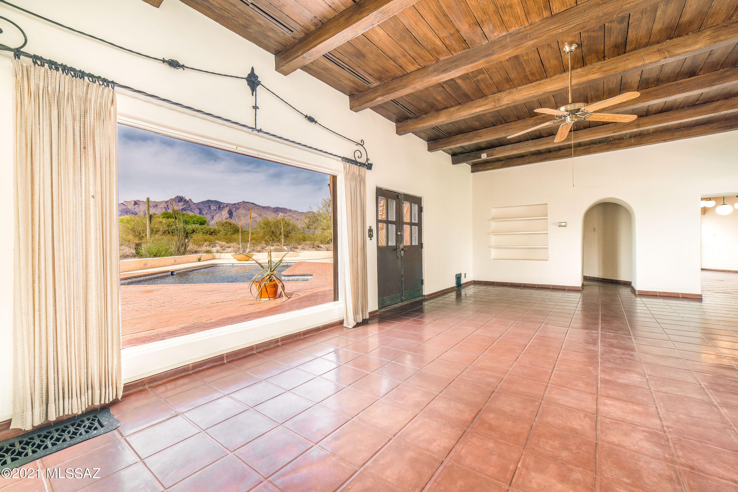 5055 N Calle La Vela