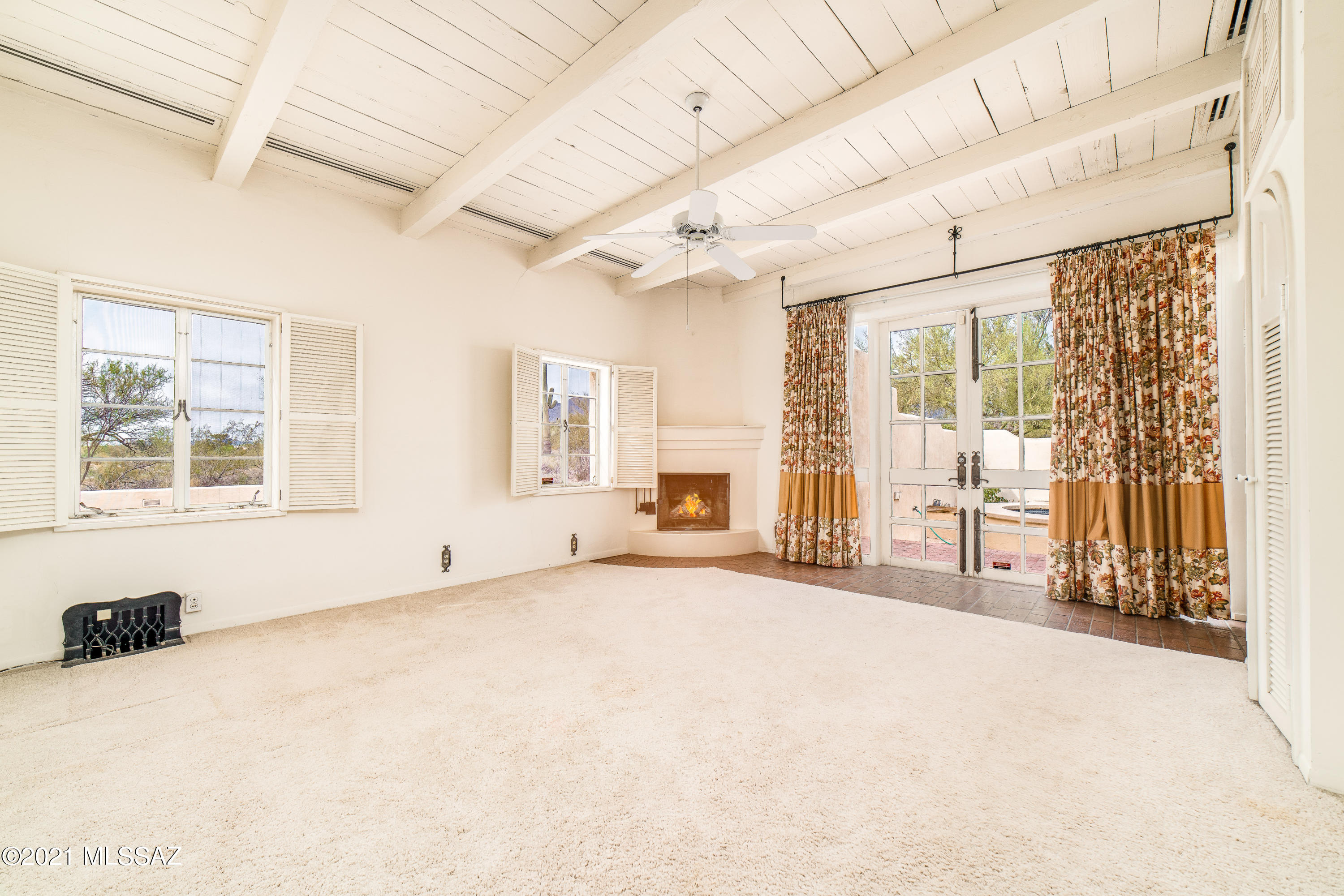 5055 N Calle La Vela
