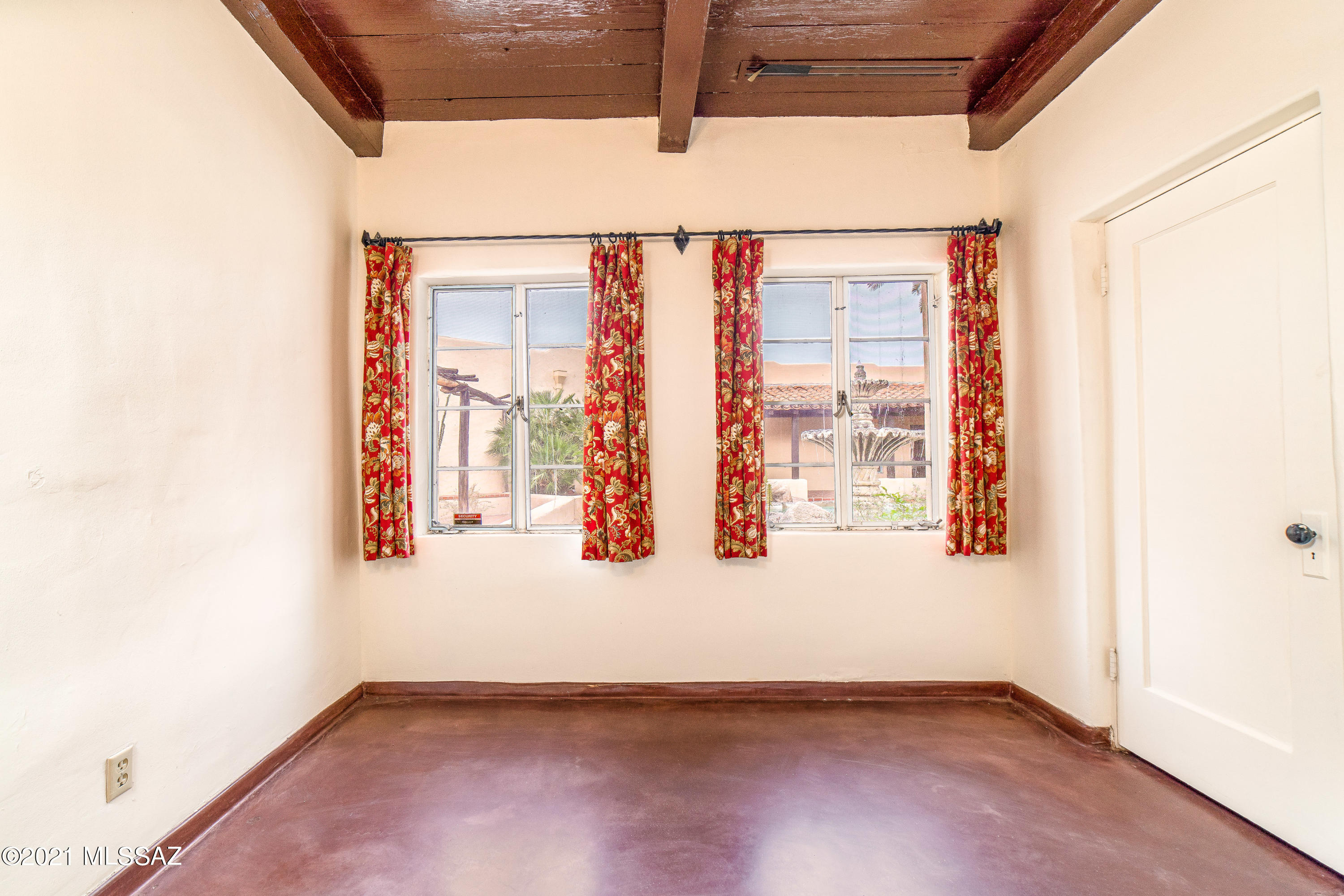 5055 N Calle La Vela