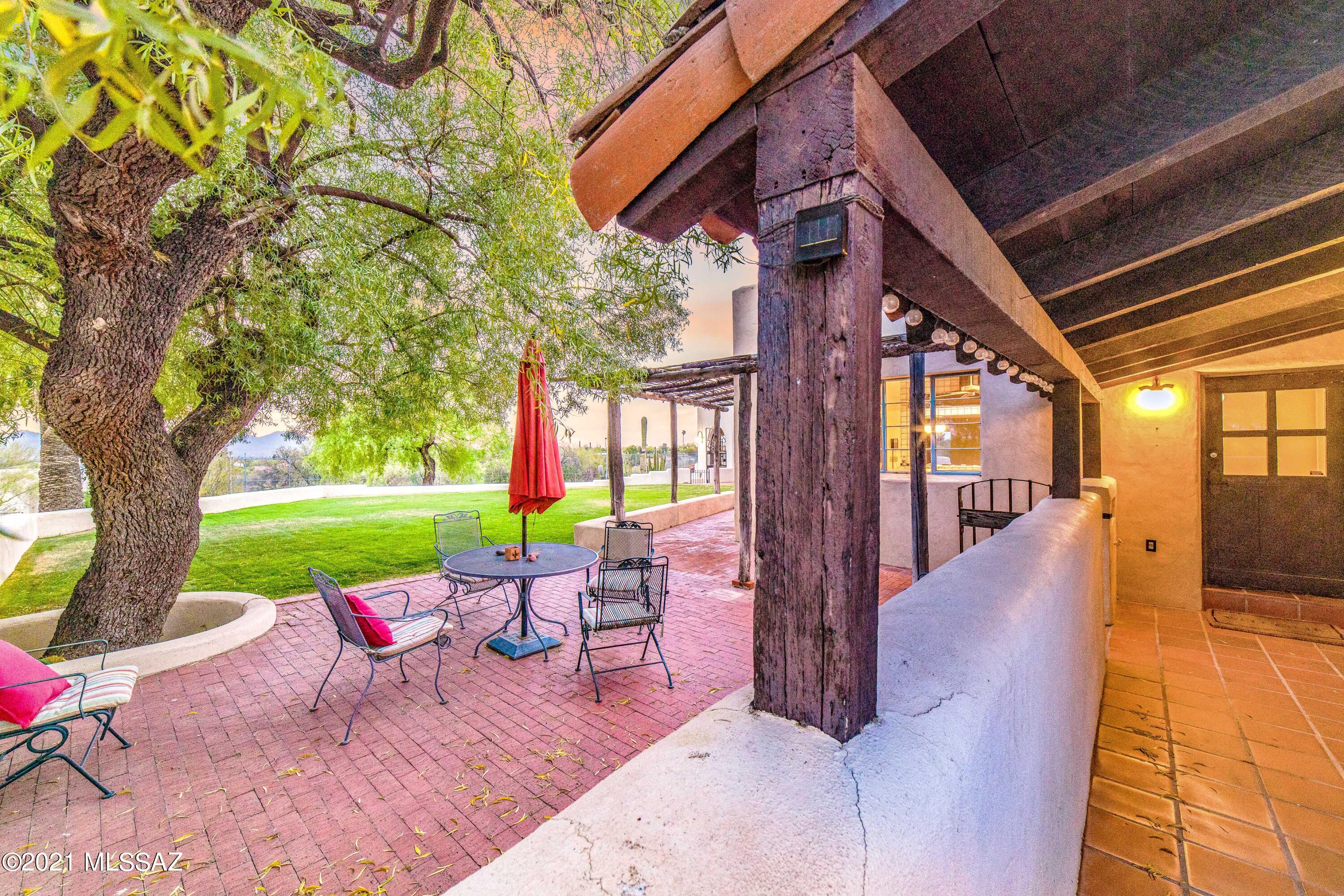 5055 N Calle La Vela