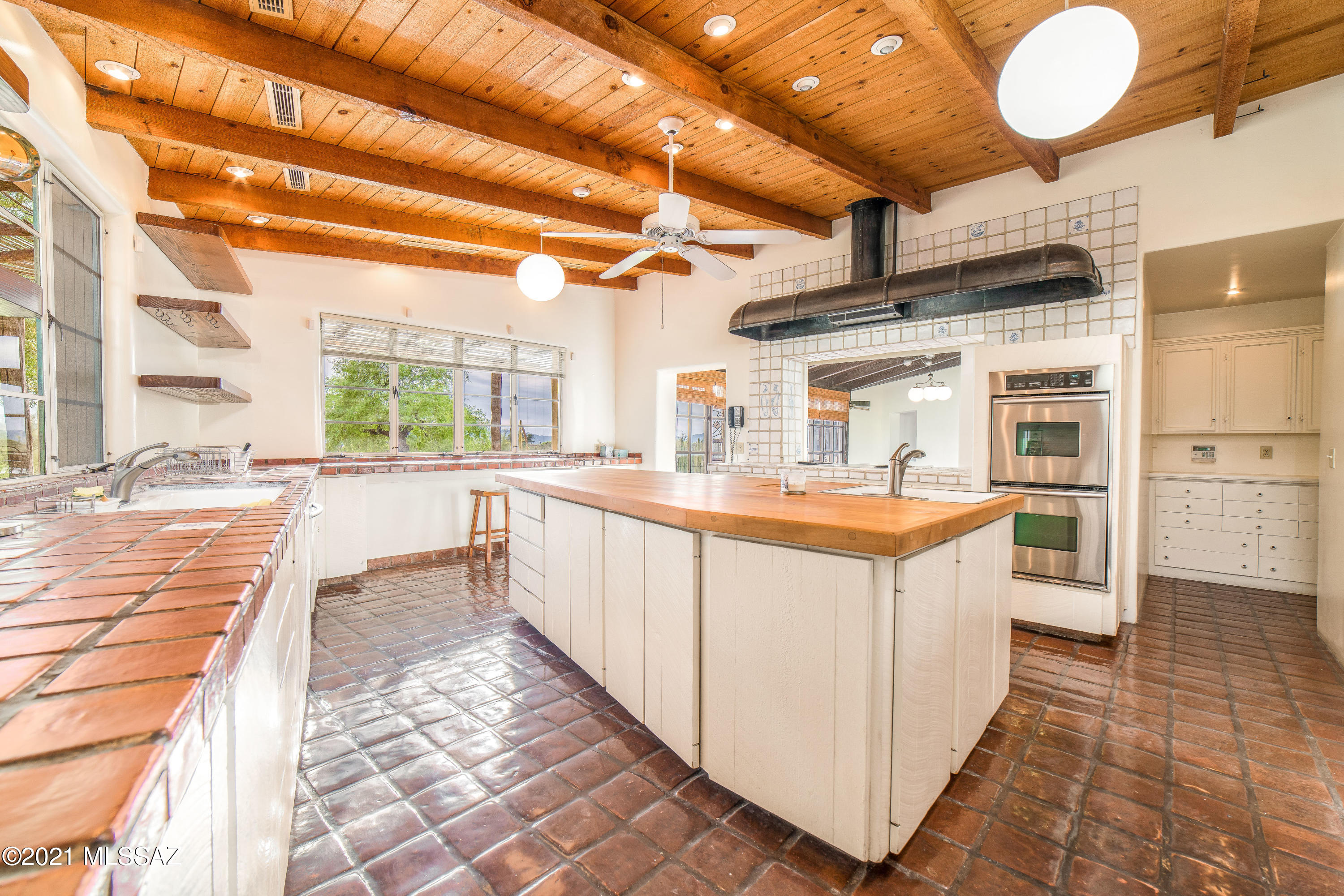 5055 N Calle La Vela