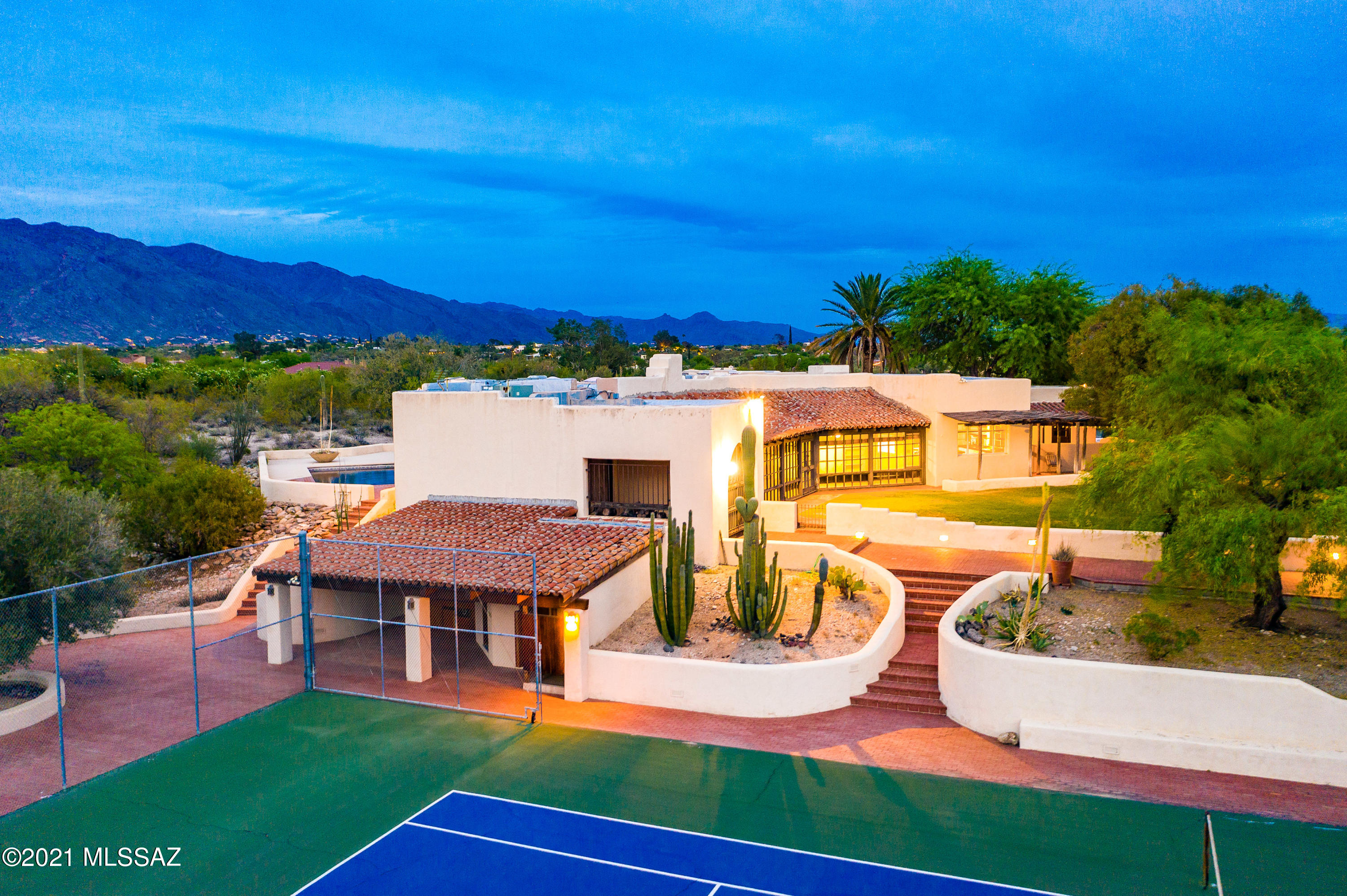 5055 N Calle La Vela