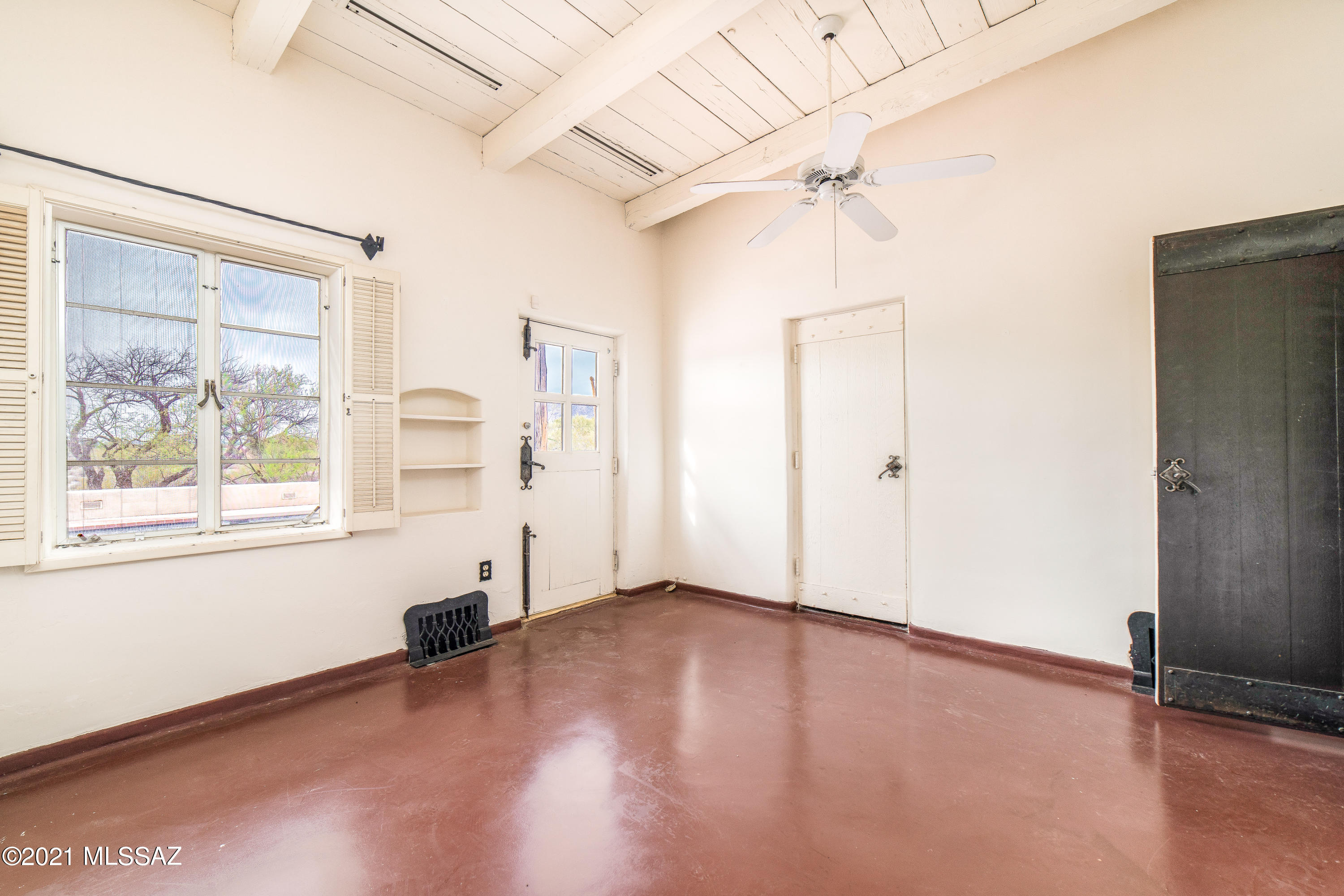 5055 N Calle La Vela
